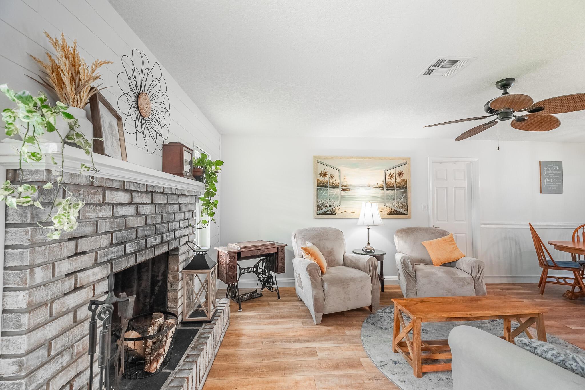 751 SE Whitehurst Avenue