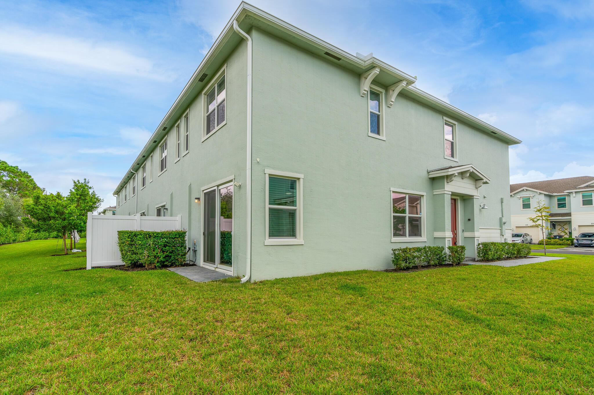 211 SE Woodbark Street