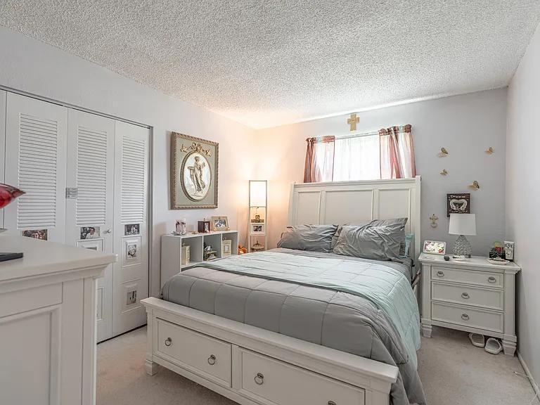 1302 SE Belcrest Street