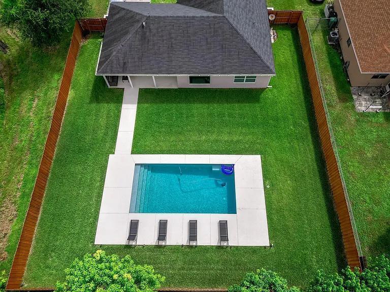 1302 SE Belcrest Street