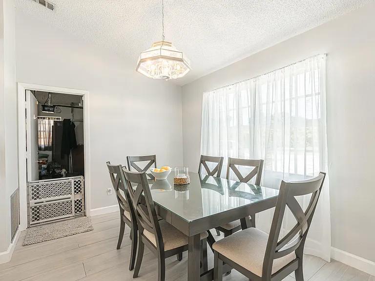 1302 SE Belcrest Street