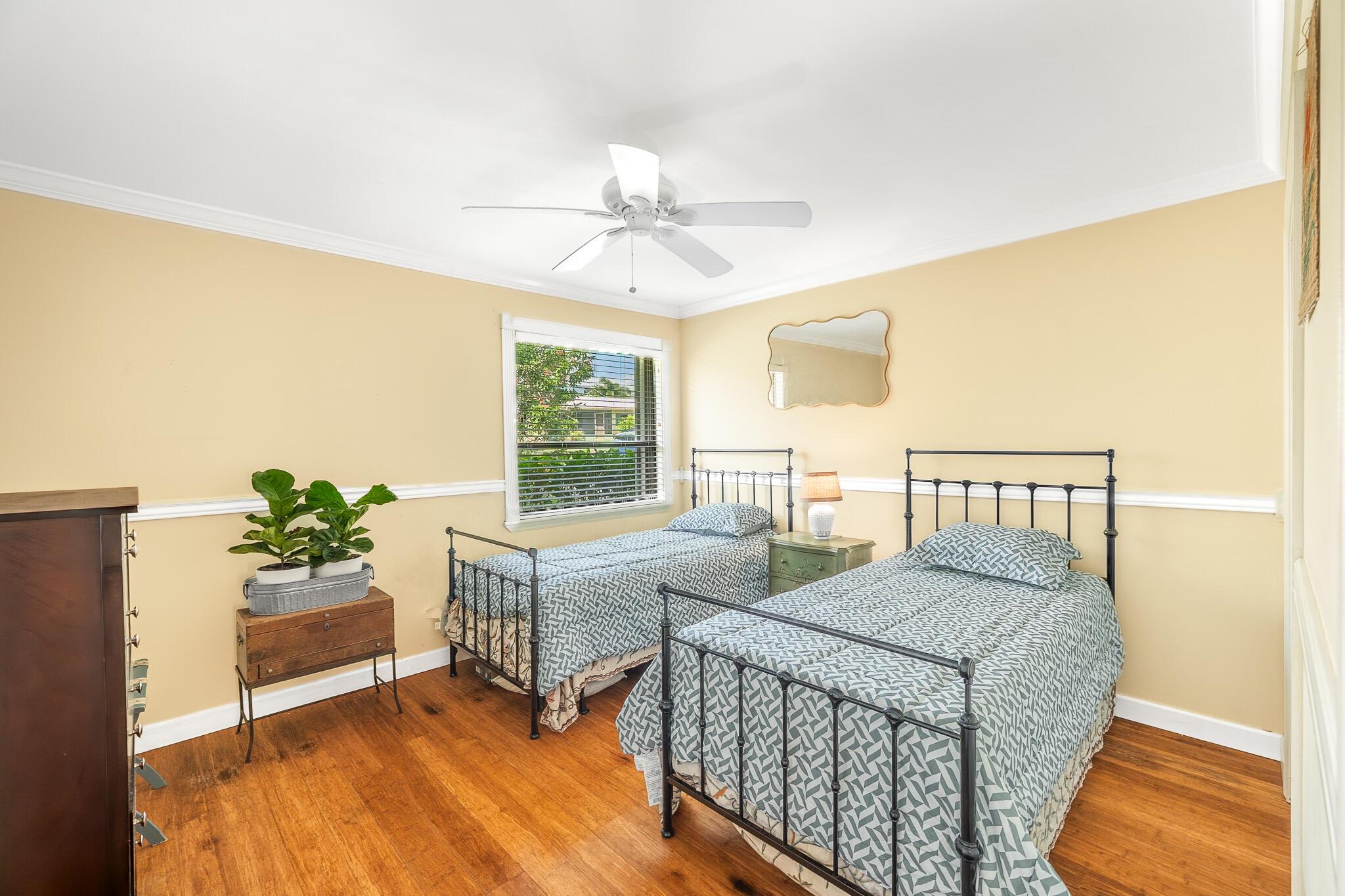 1887 NE Media Avenue 6