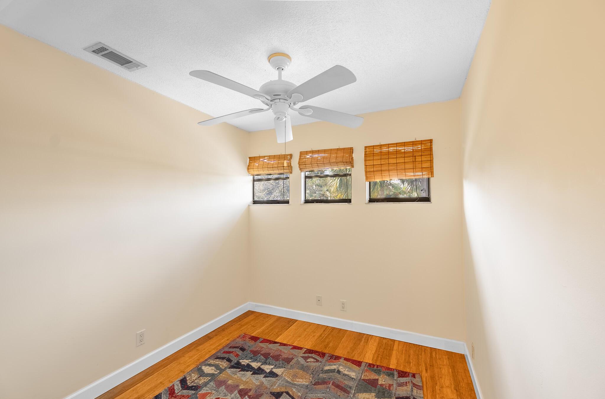 1887 NE Media Avenue 6