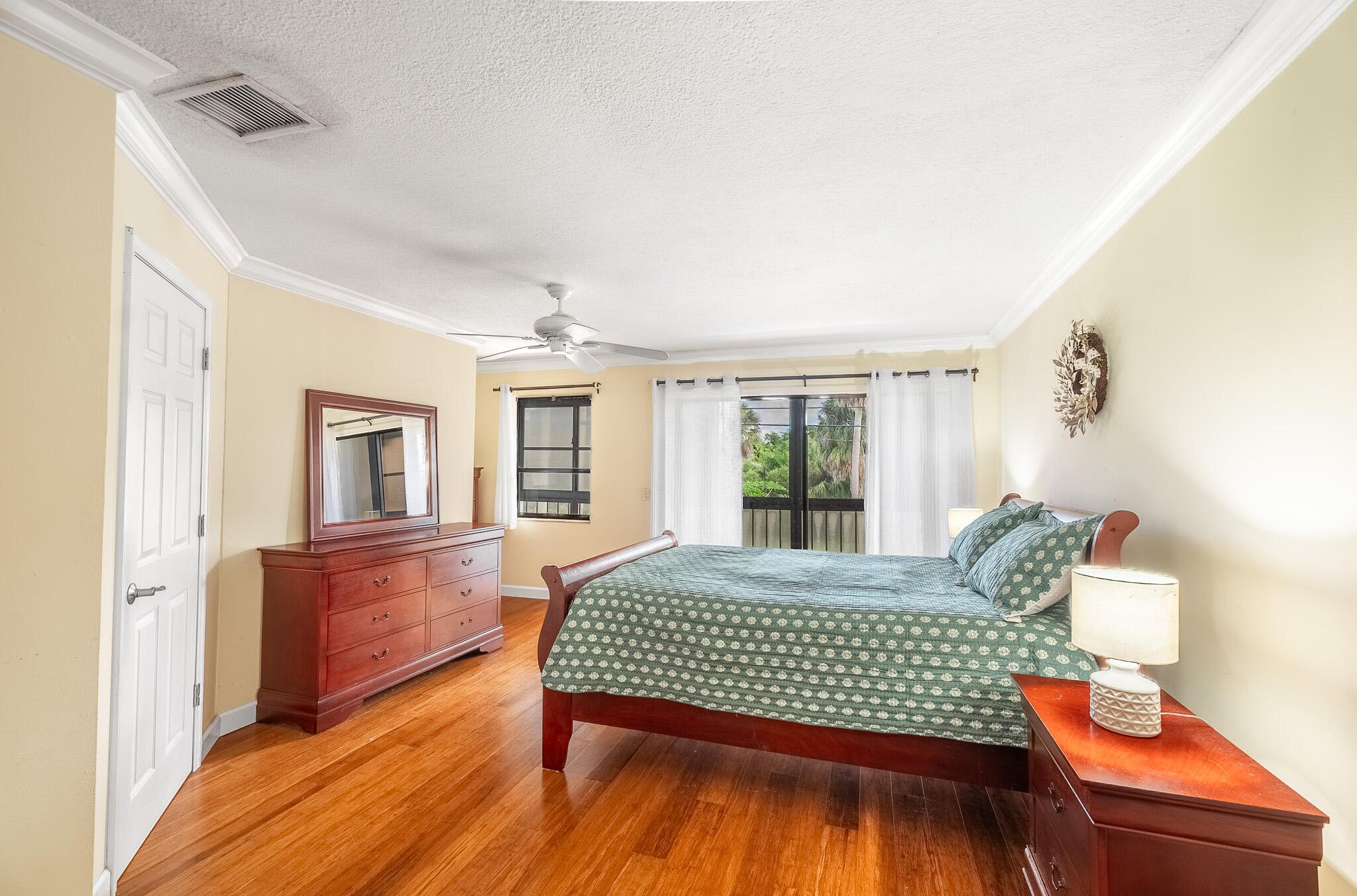 1887 NE Media Avenue 6