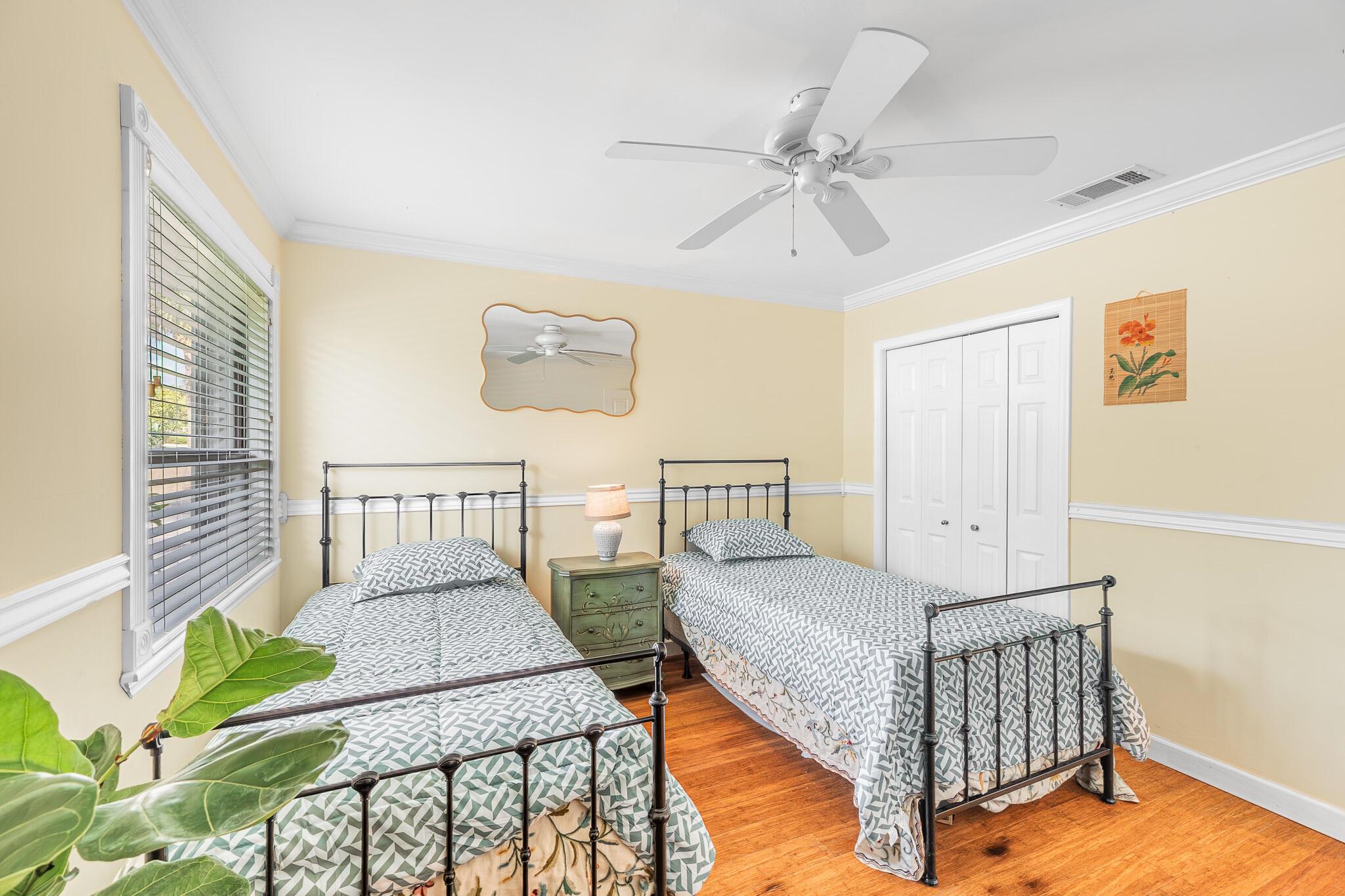 1887 NE Media Avenue 6