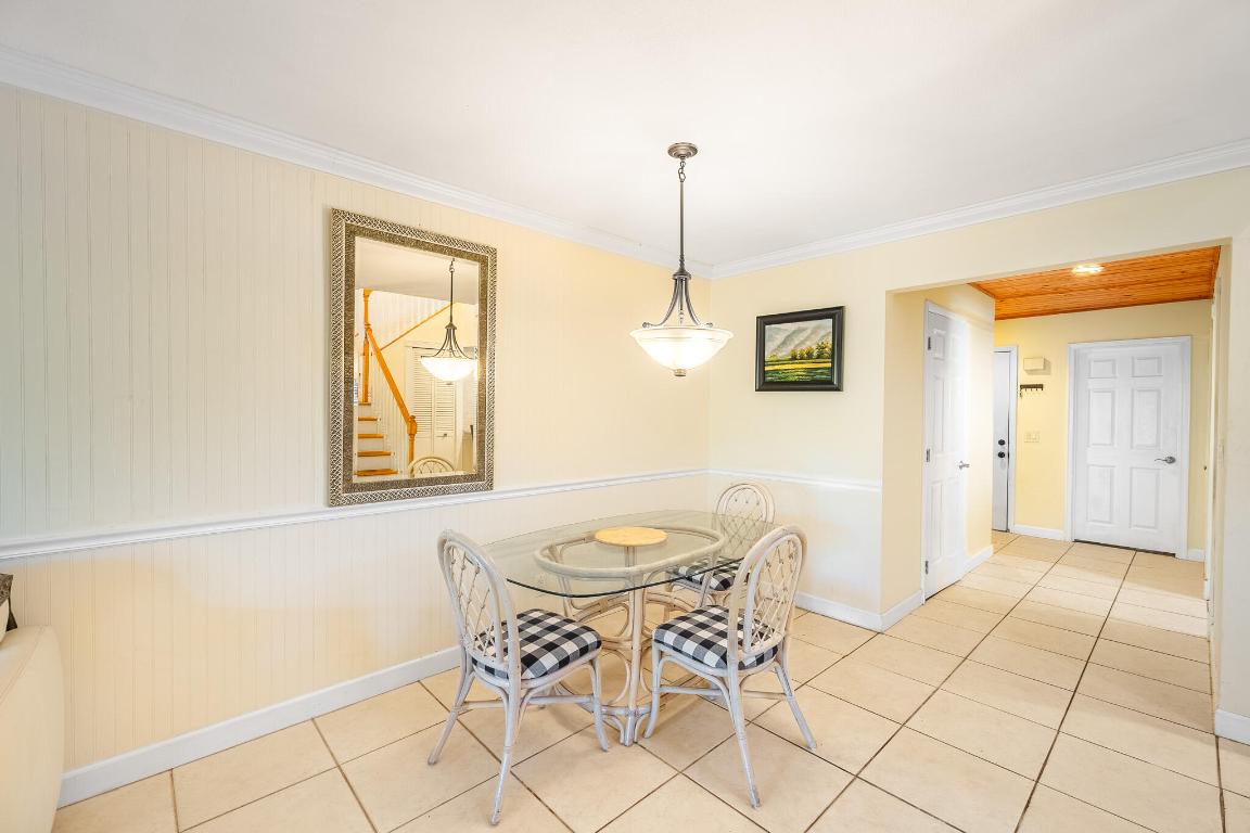 1887 NE Media Avenue 6