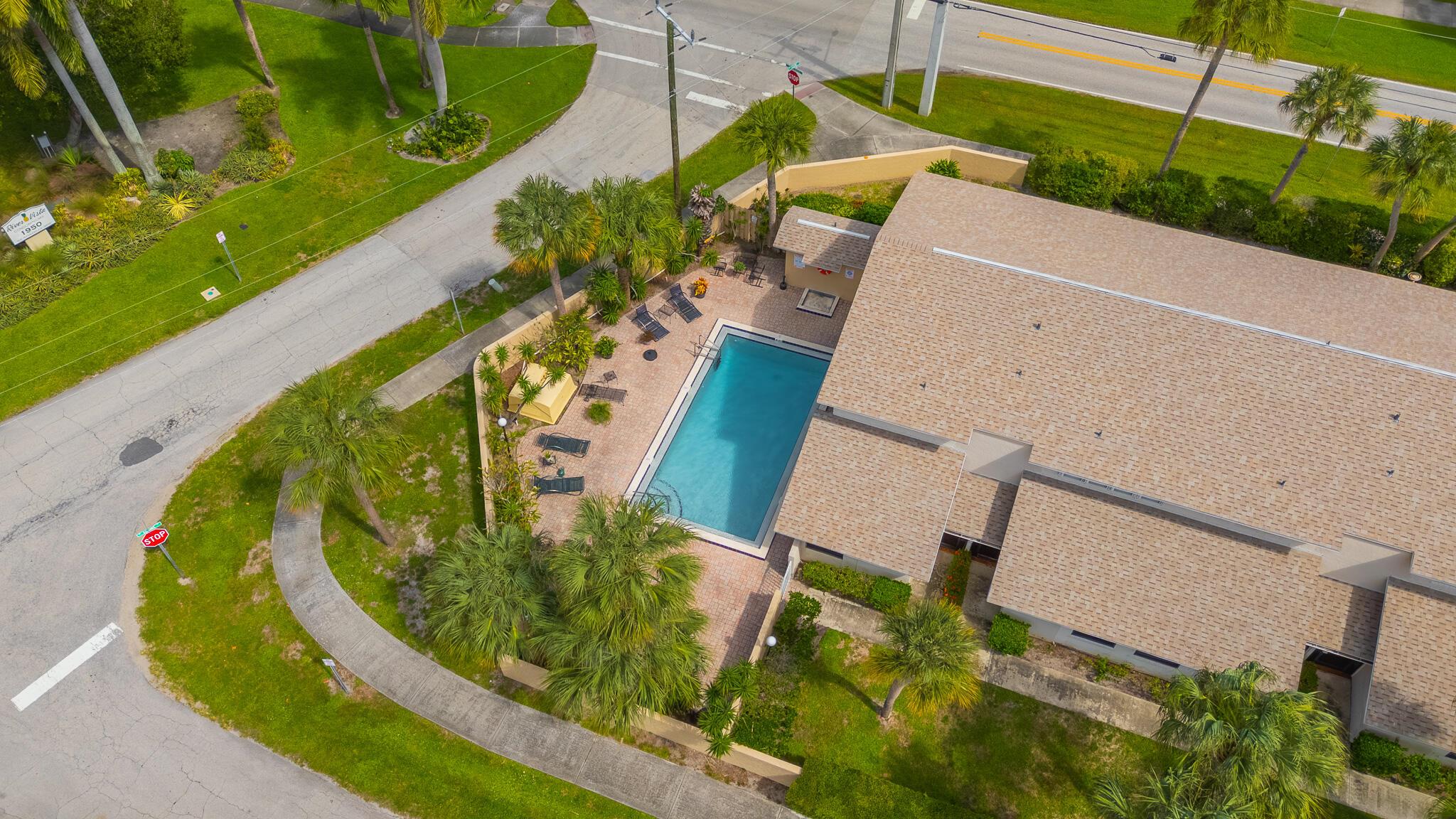 1887 NE Media Avenue 6