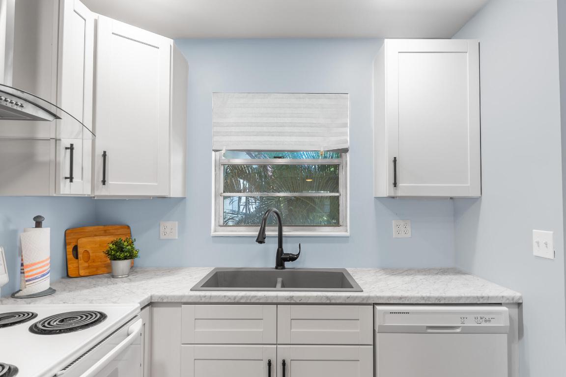 2600 SE Ocean Boulevard Ee14