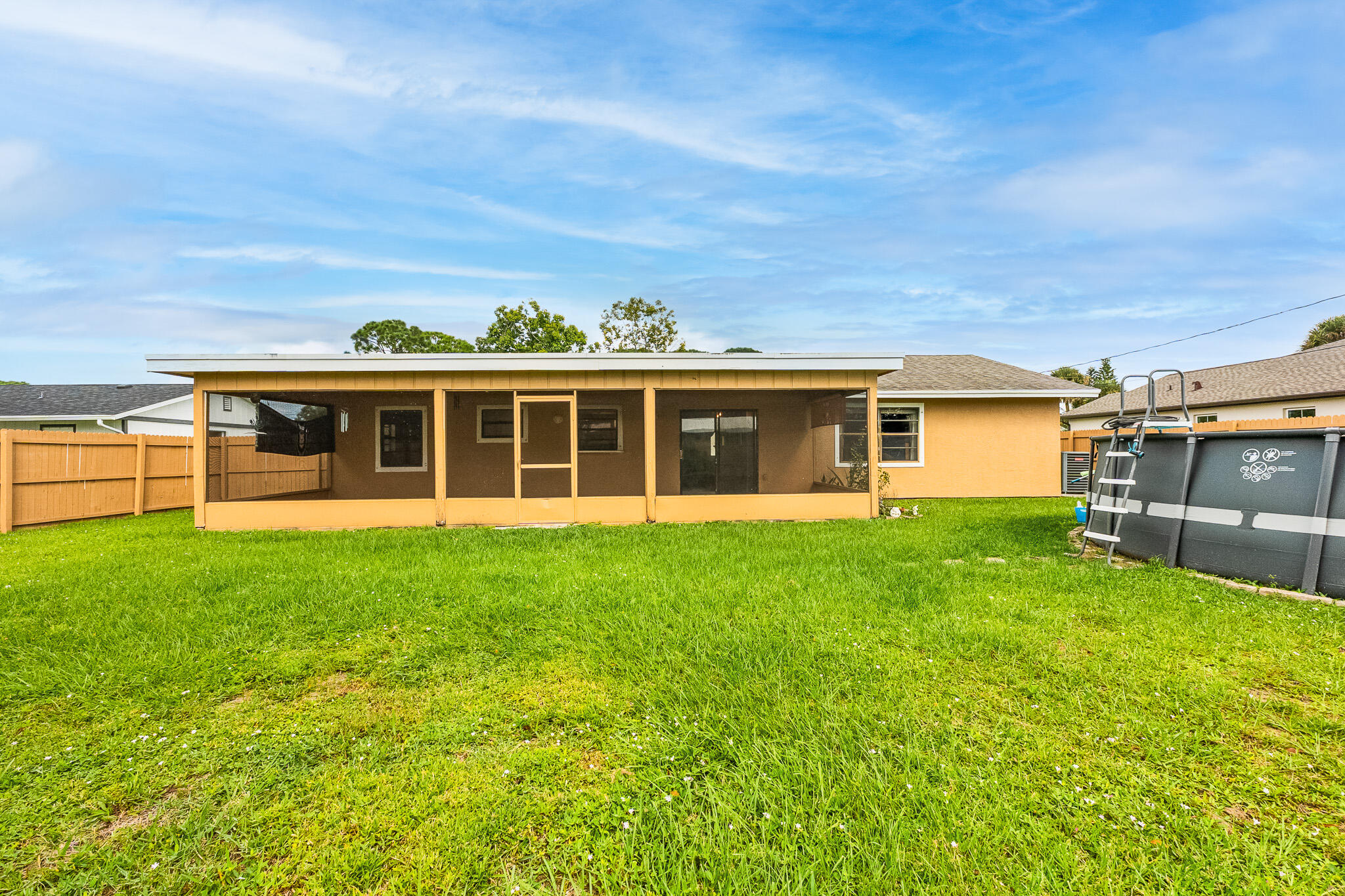 602 NW Archer Avenue