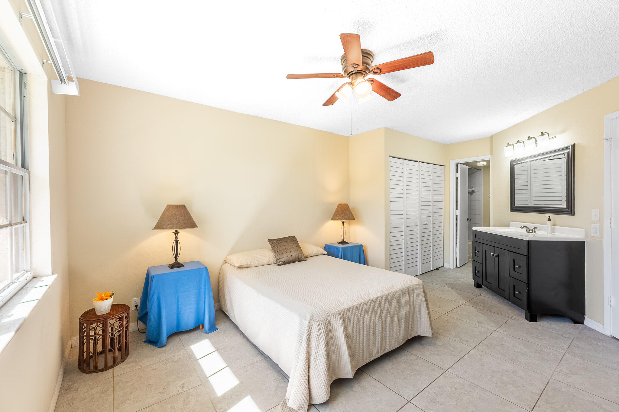 1537 SE Royal Green Circle 202