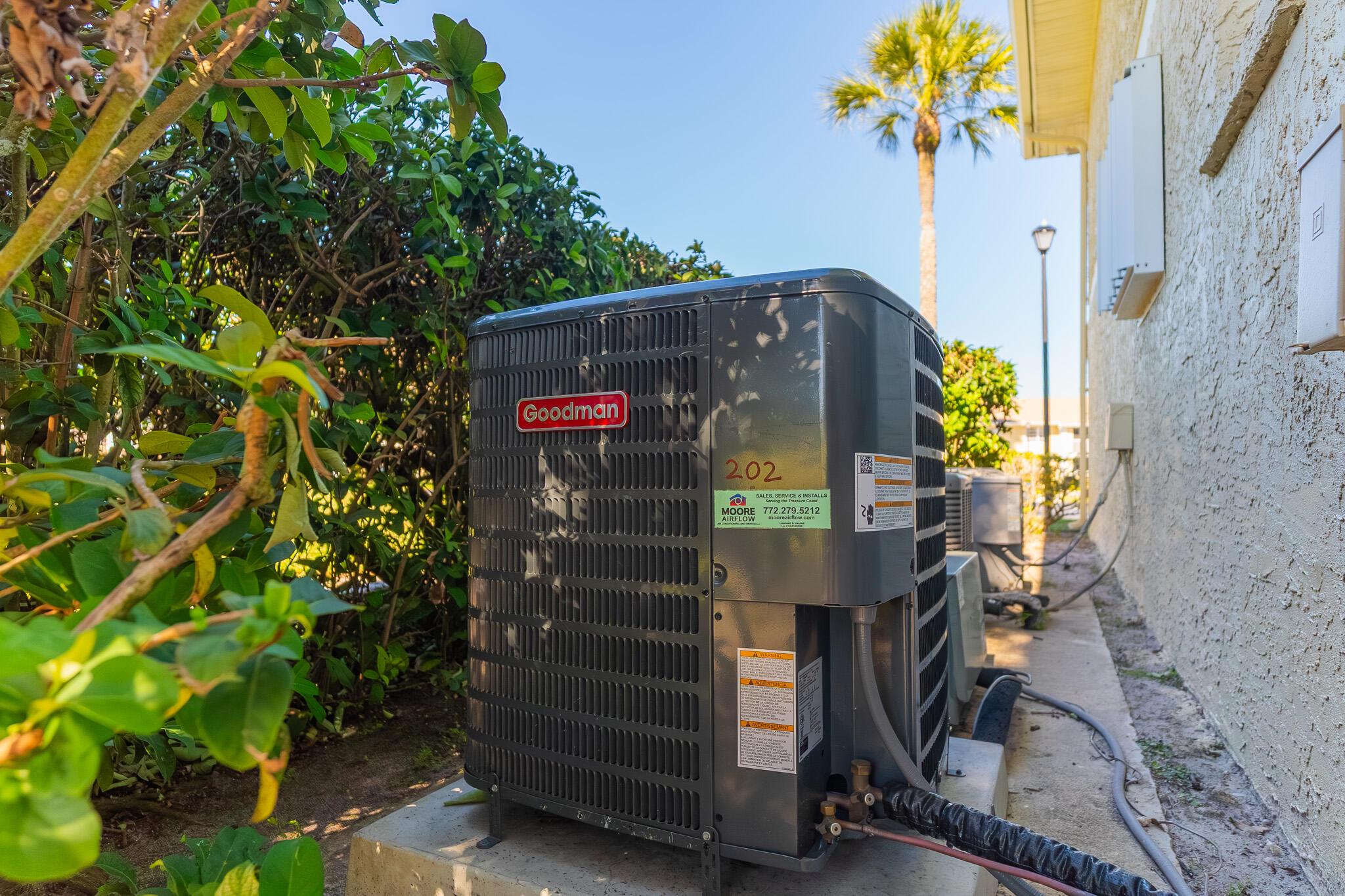 1537 SE Royal Green Circle 202