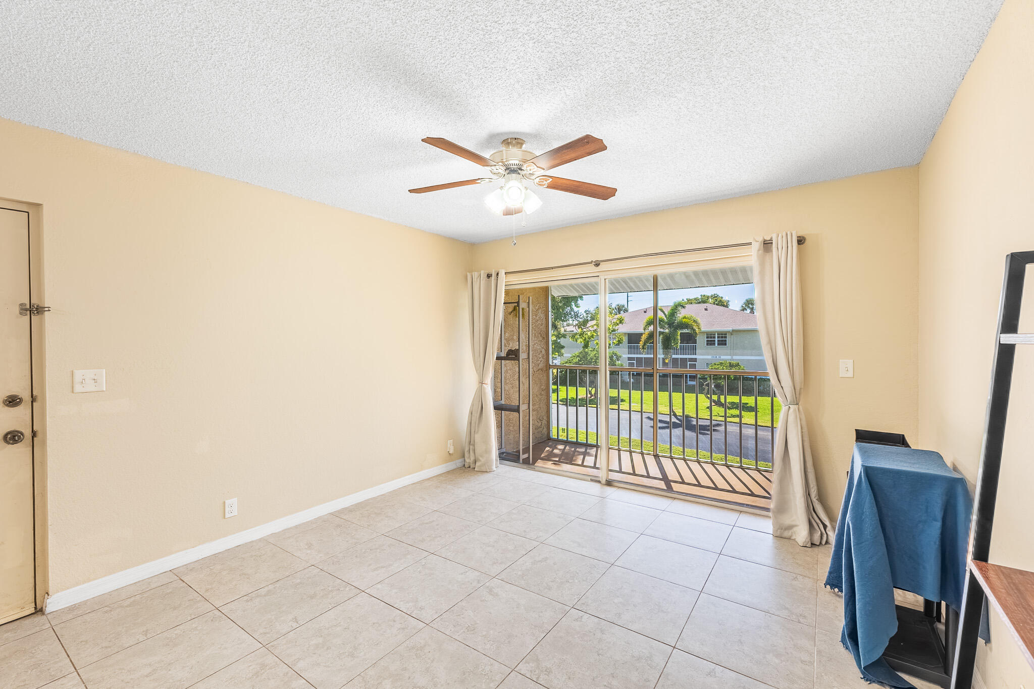 1537 SE Royal Green Circle 202