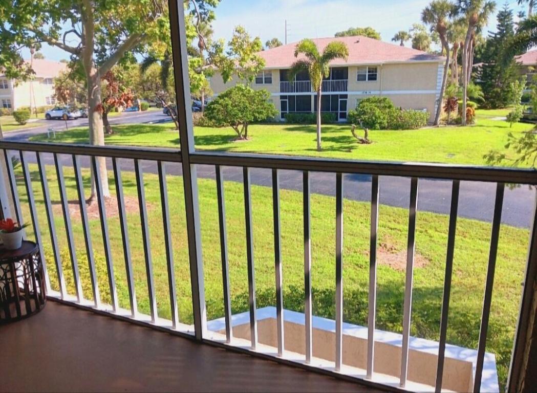 1537 SE Royal Green Circle 202