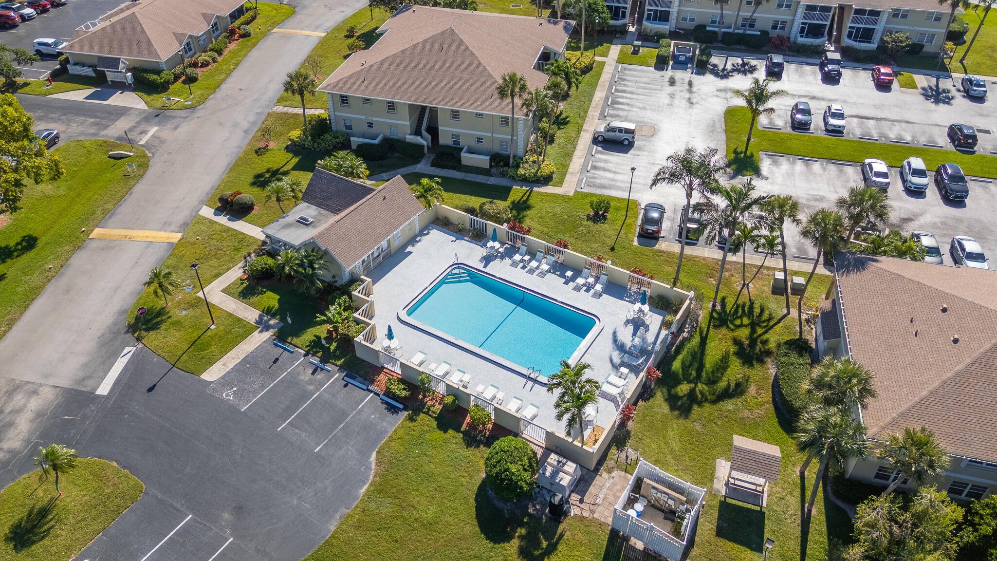 1537 SE Royal Green Circle 202