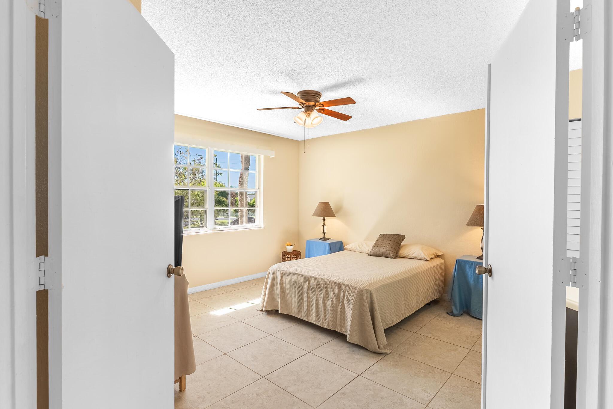 1537 SE Royal Green Circle 202