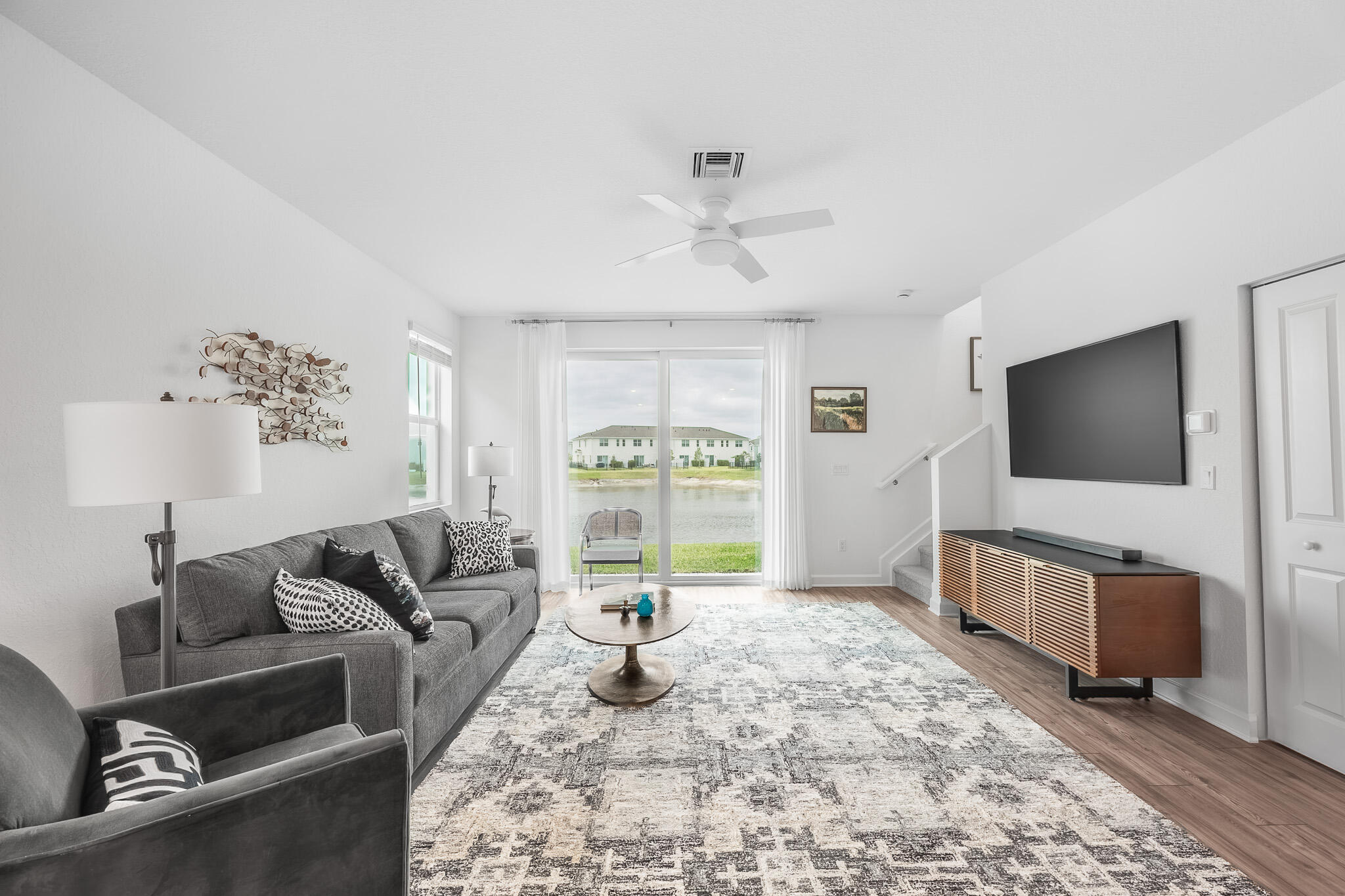 663 SE Lake Falls Street