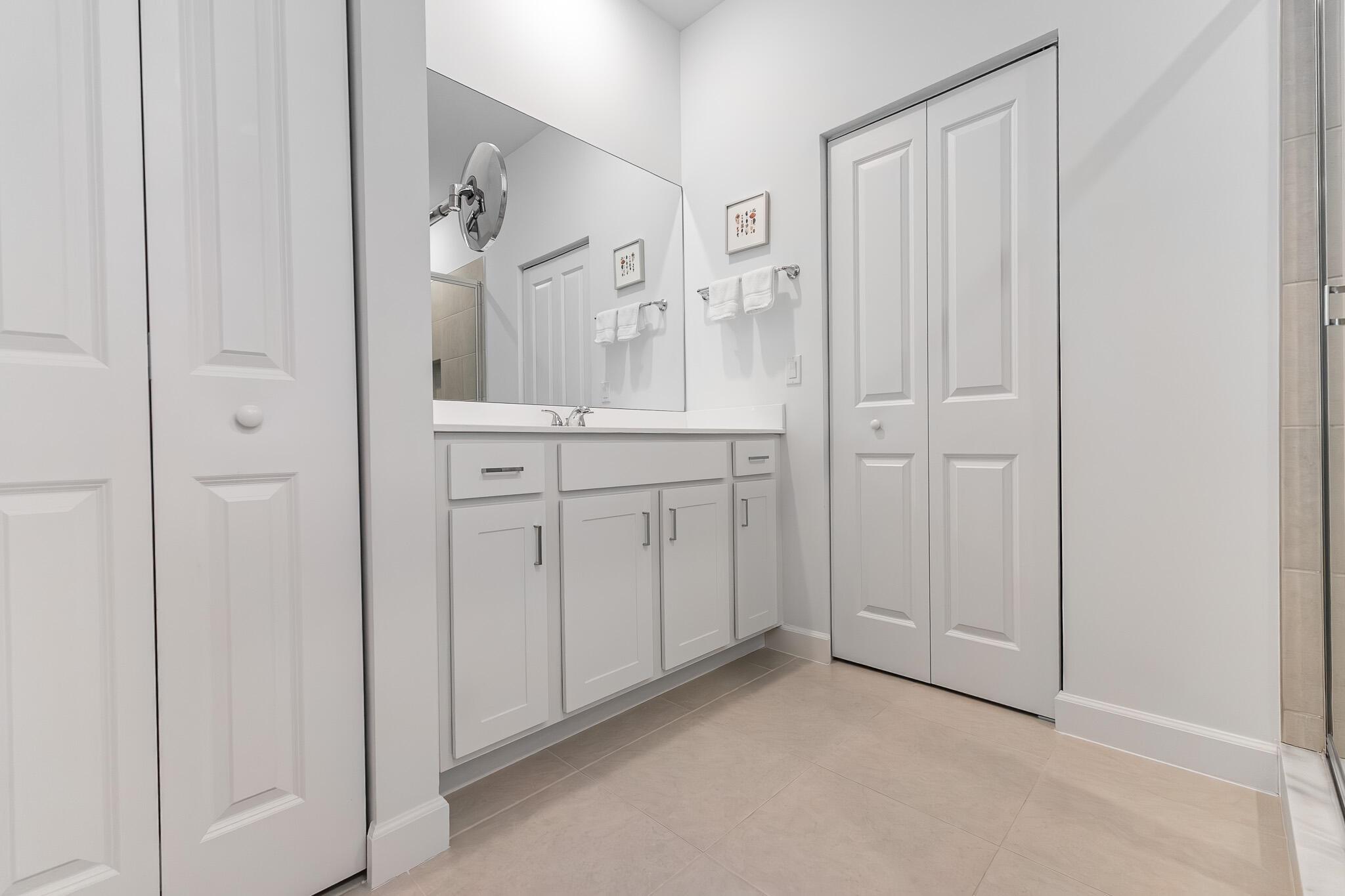 663 SE Lake Falls Street