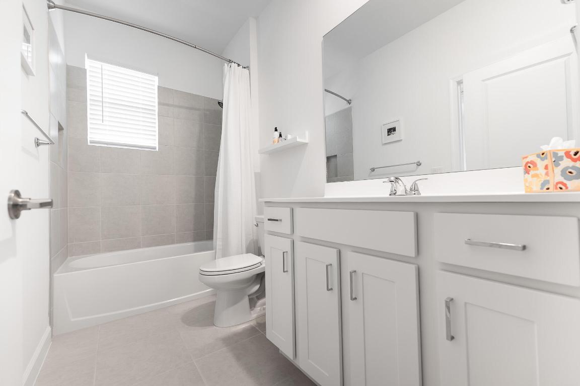 663 SE Lake Falls Street