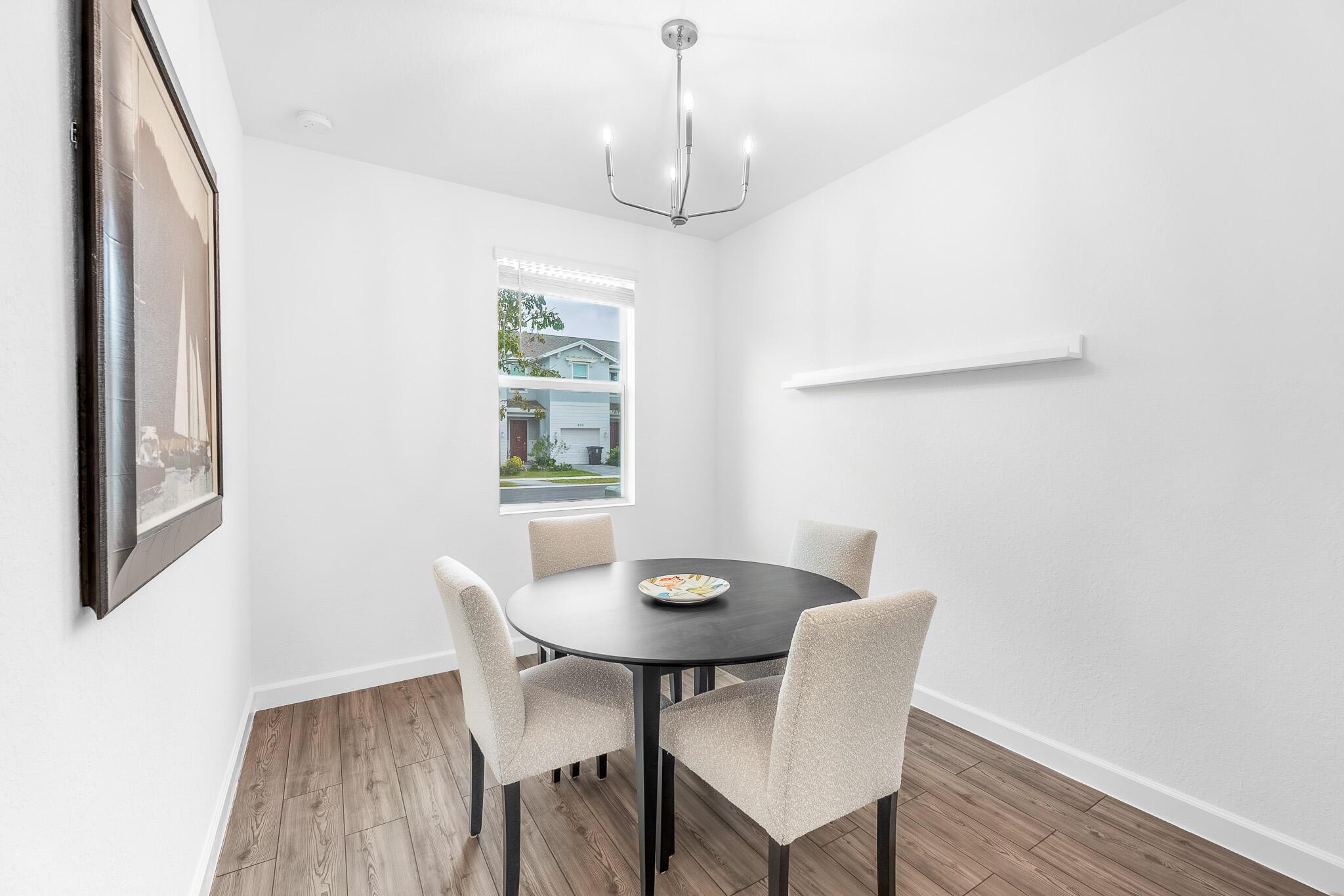 663 SE Lake Falls Street