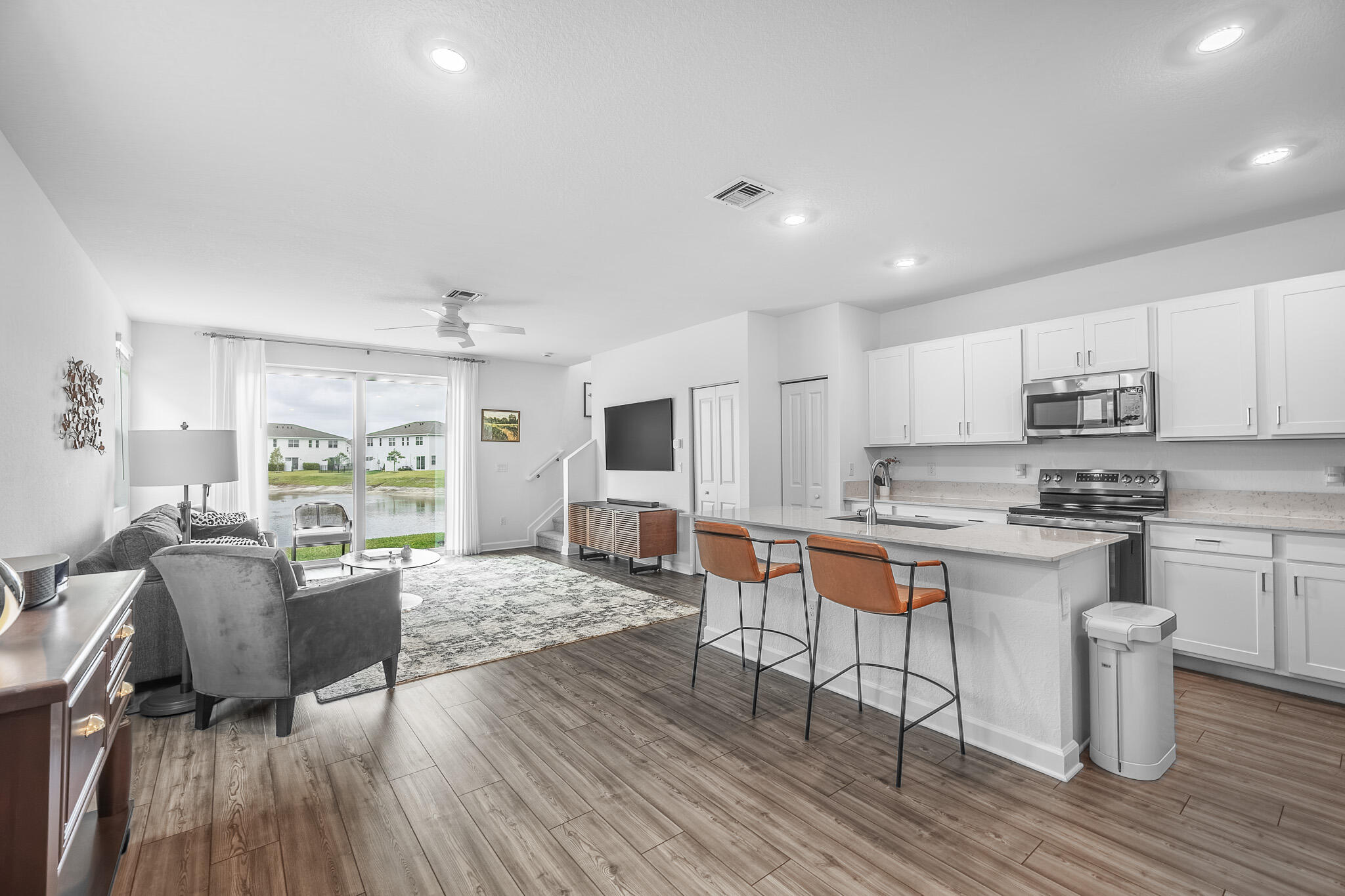 663 SE Lake Falls Street