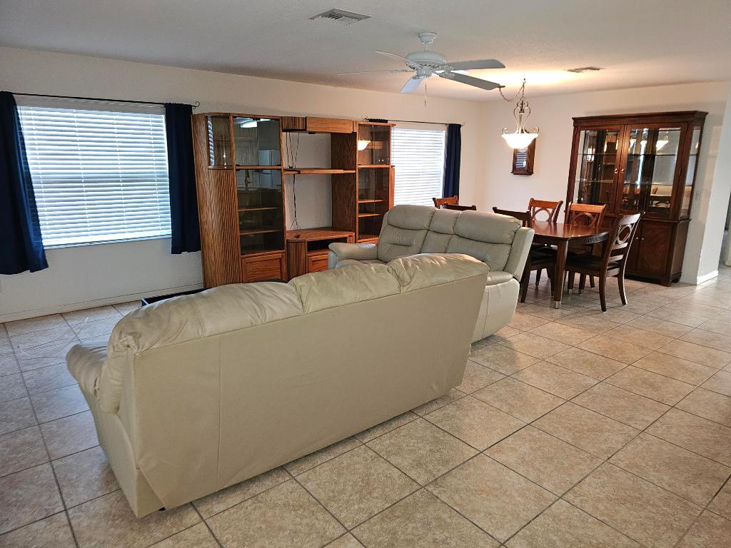 8 Santa Maria Court, Port St. Lucie
