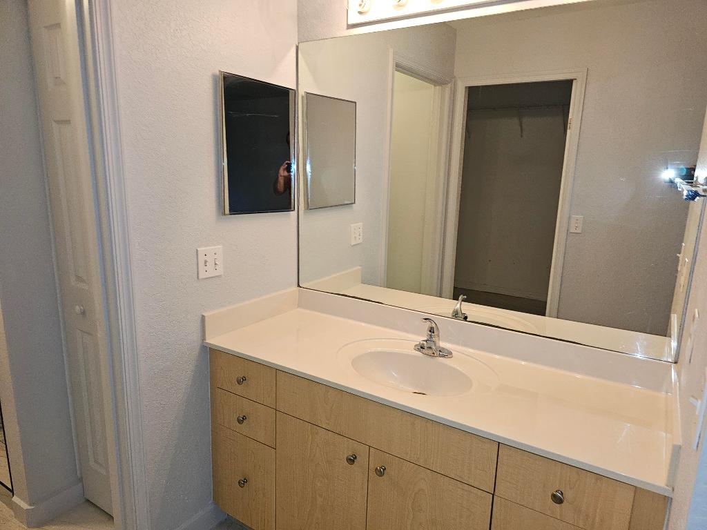 8 Santa Maria Court, Port St. Lucie