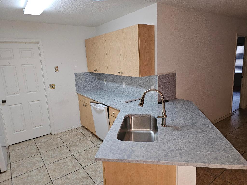 8 Santa Maria Court, Port St. Lucie