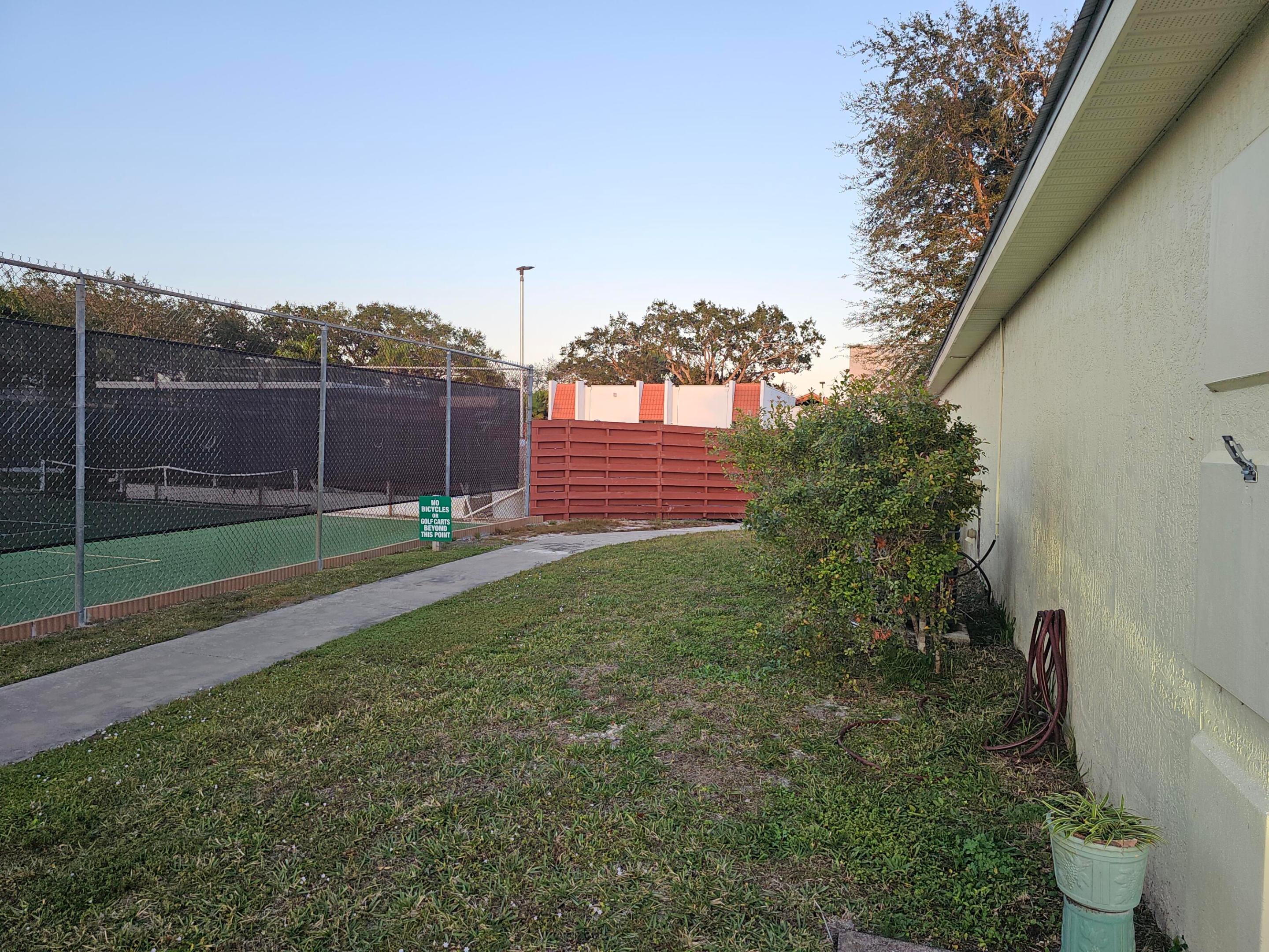 8 Santa Maria Court, Port St. Lucie