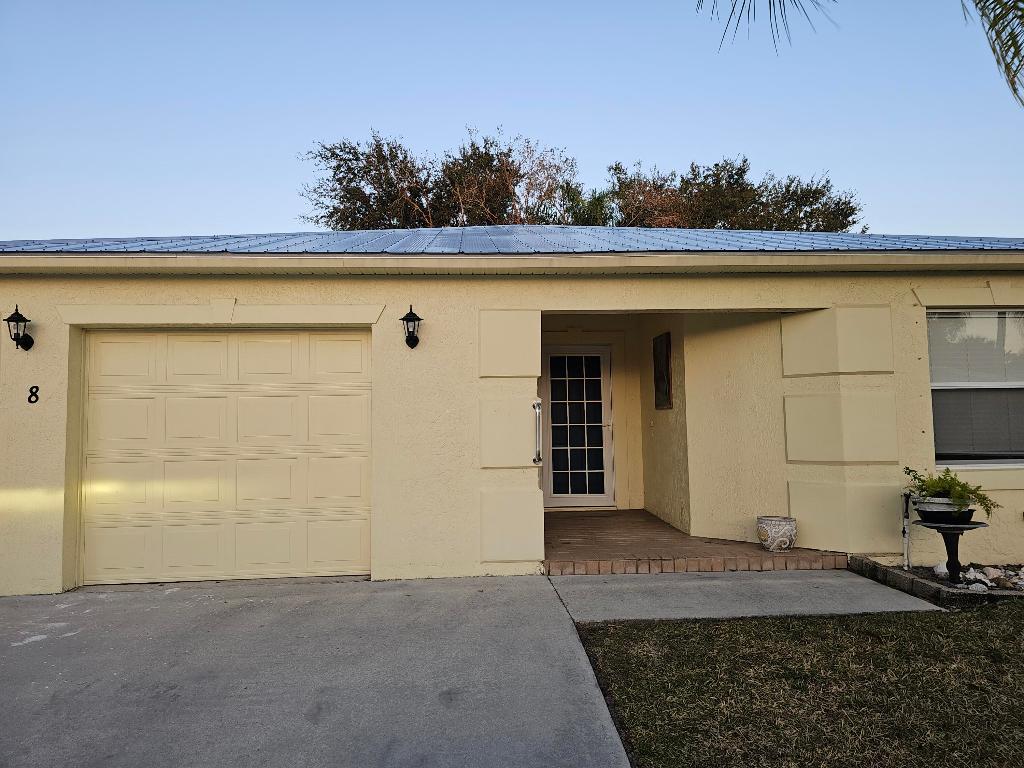 8 Santa Maria Court, Port St. Lucie