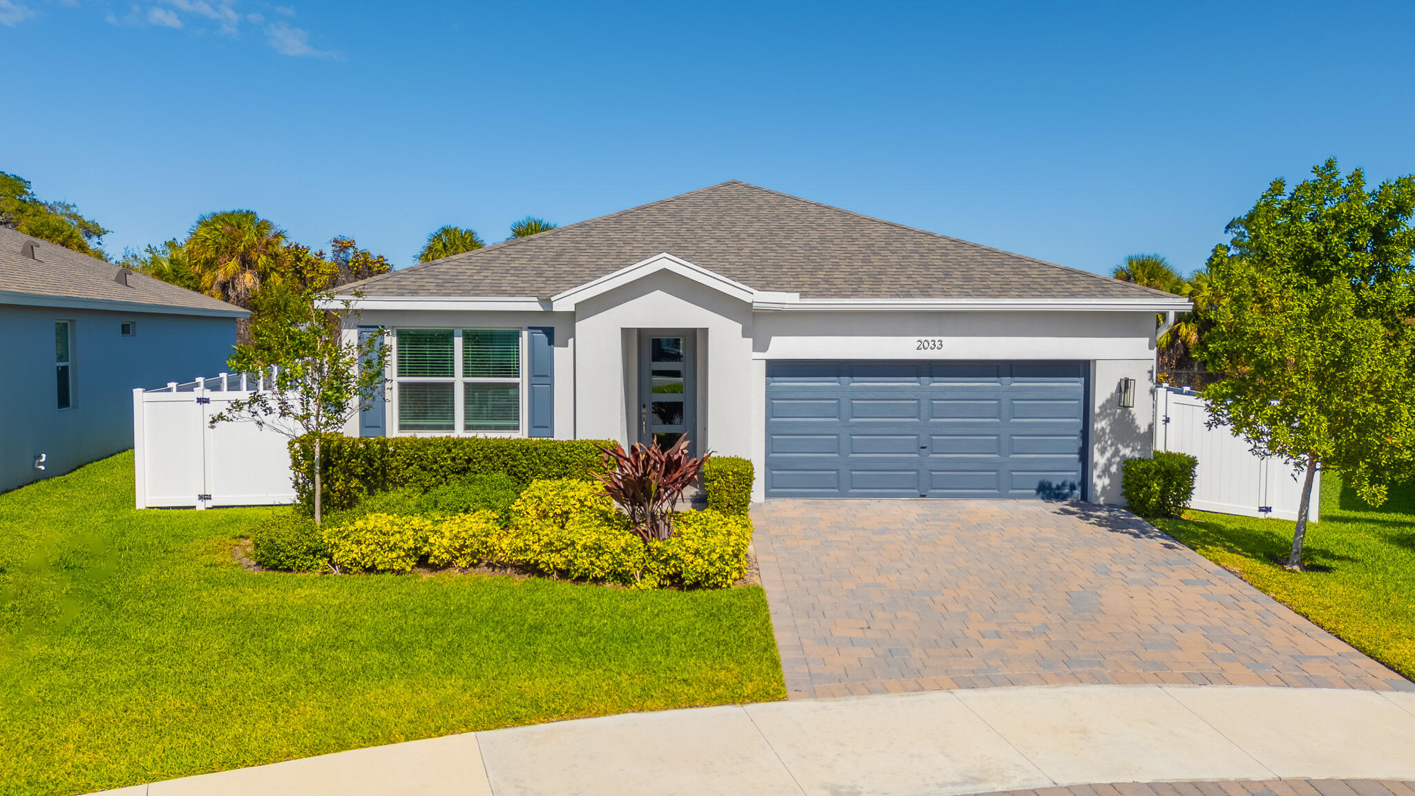 2033 NE Ocean Dunes Drive