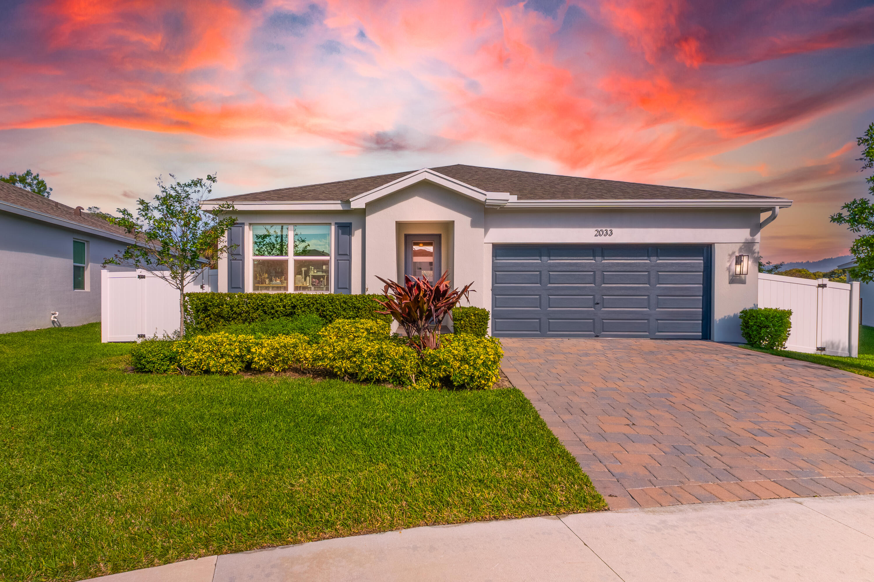 2033 NE Ocean Dunes Drive