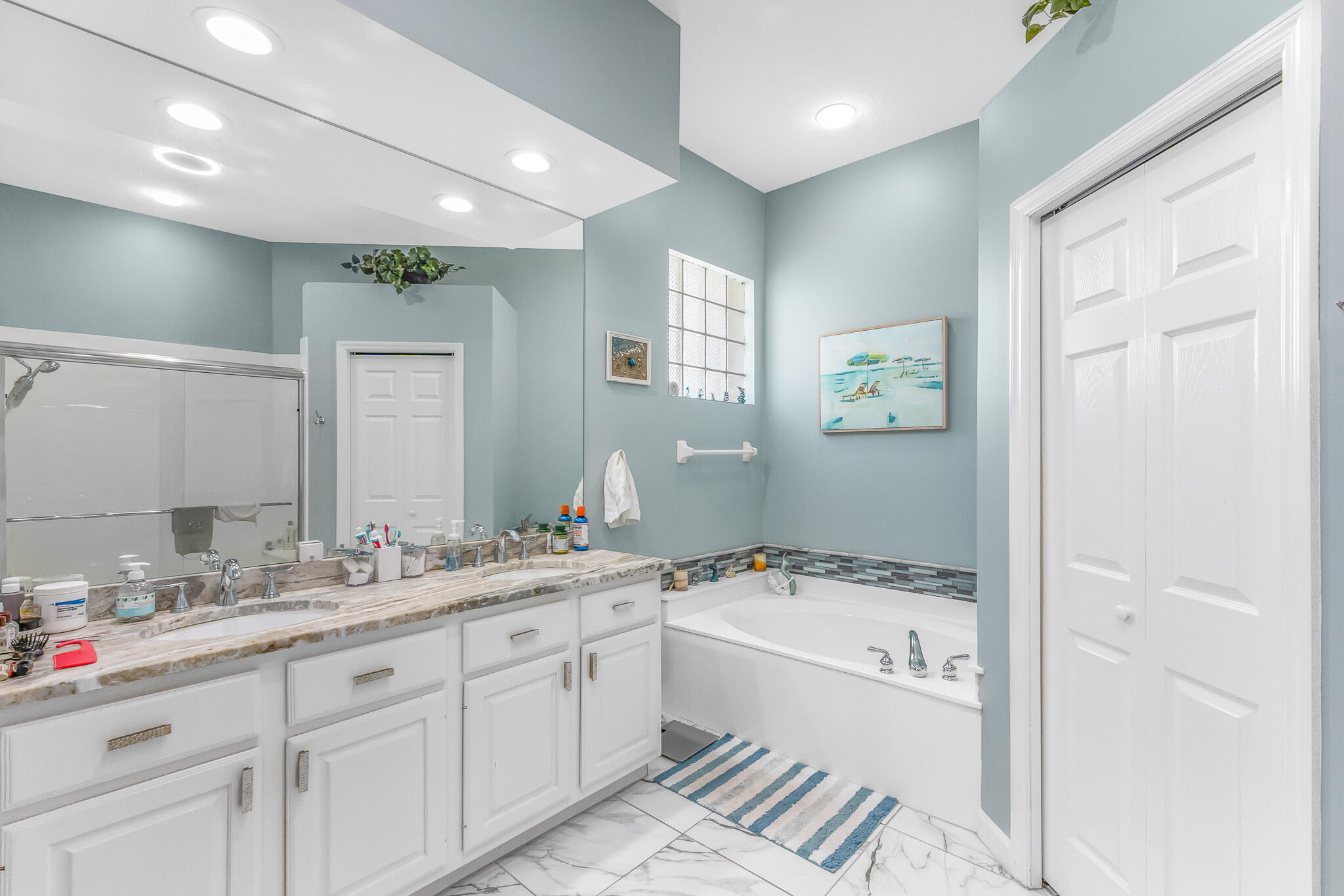 9421 Poinciana Court