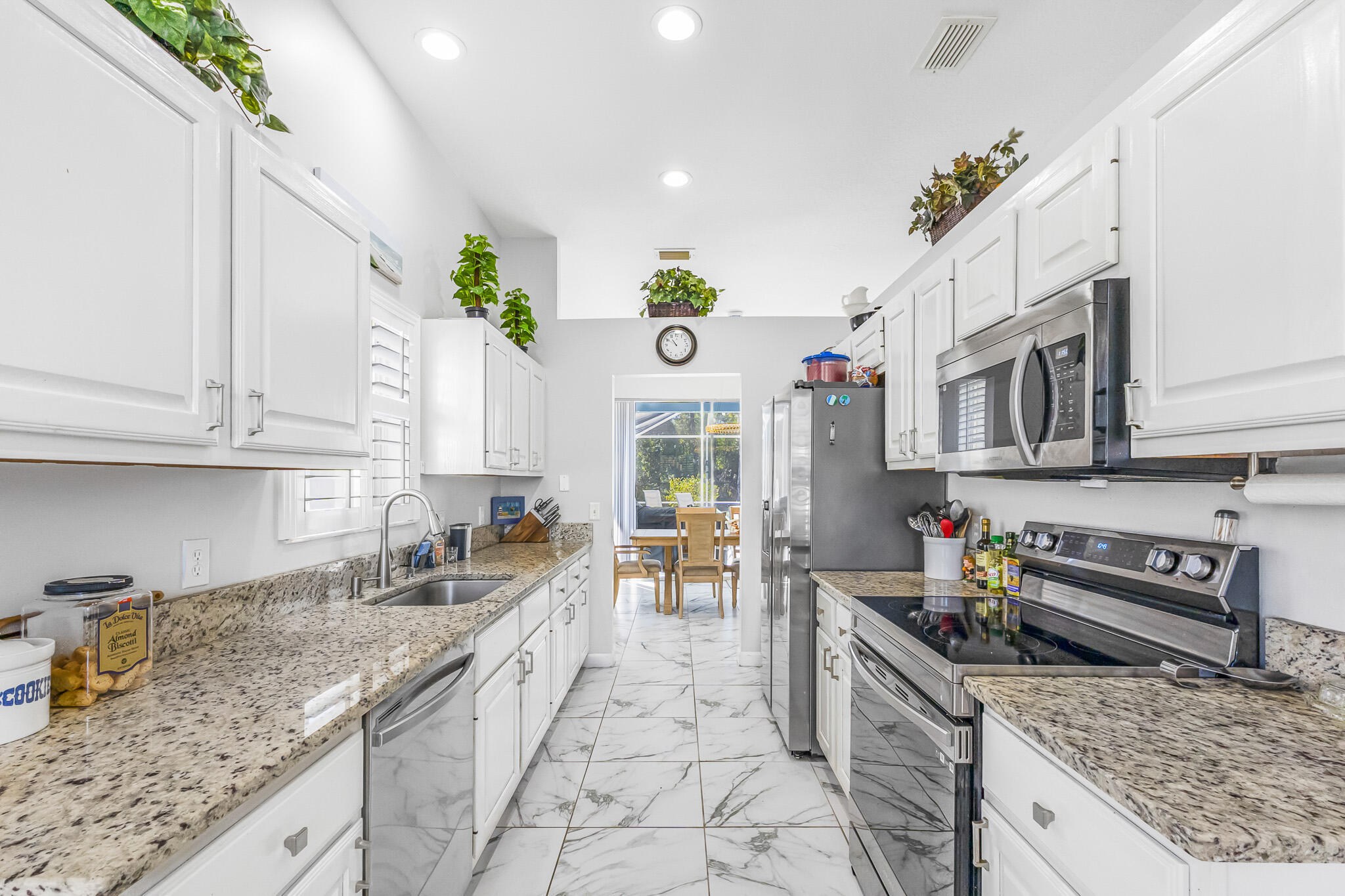 9421 Poinciana Court