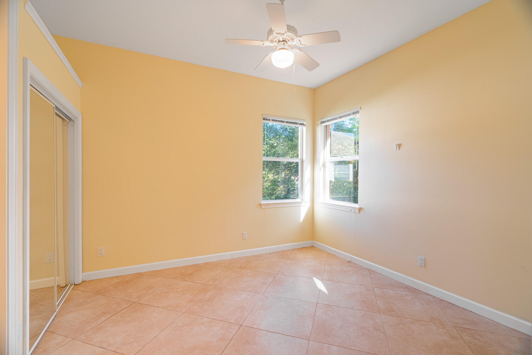 2401 SW Carriage Place