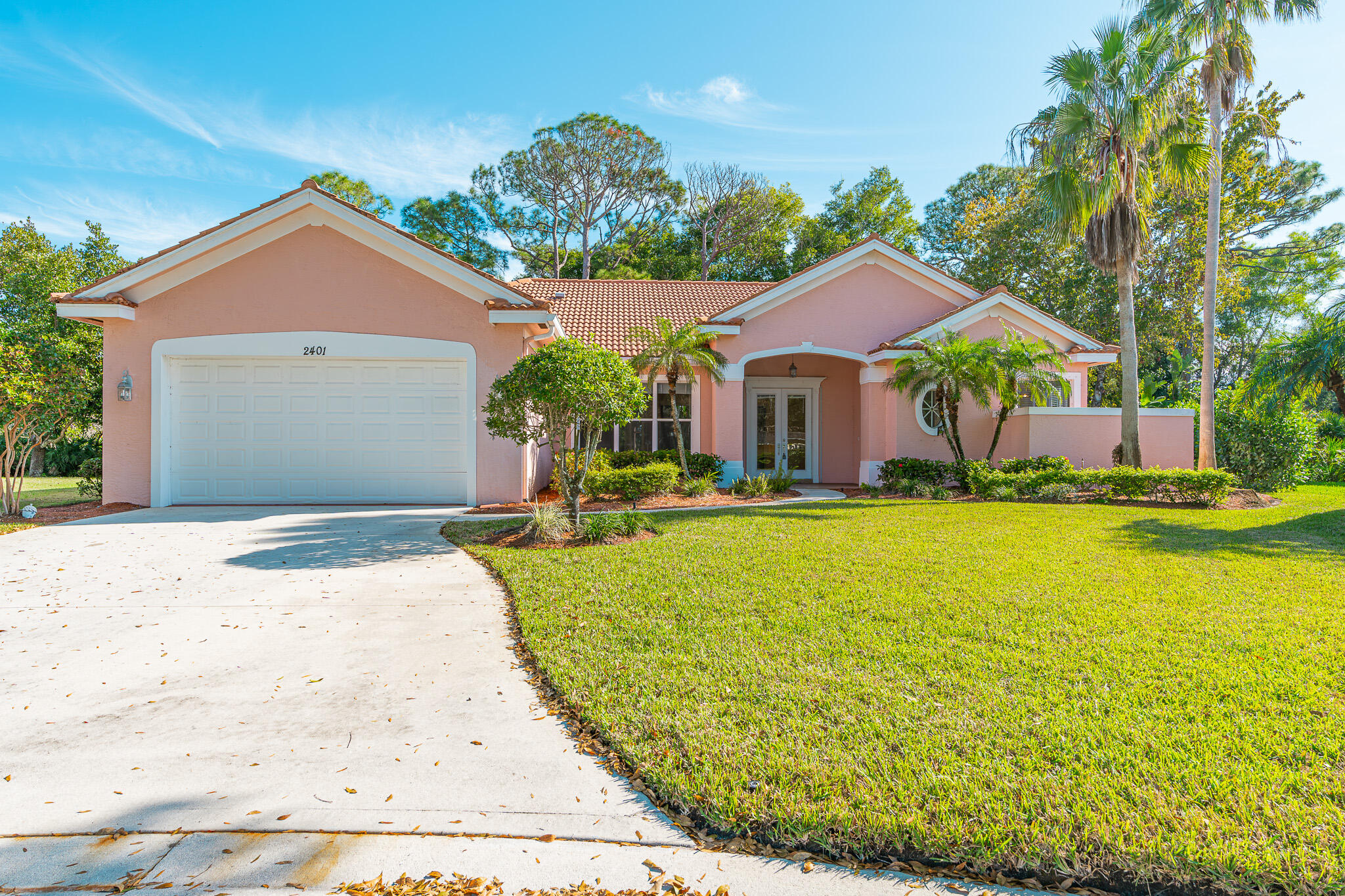 2401 SW Carriage Place