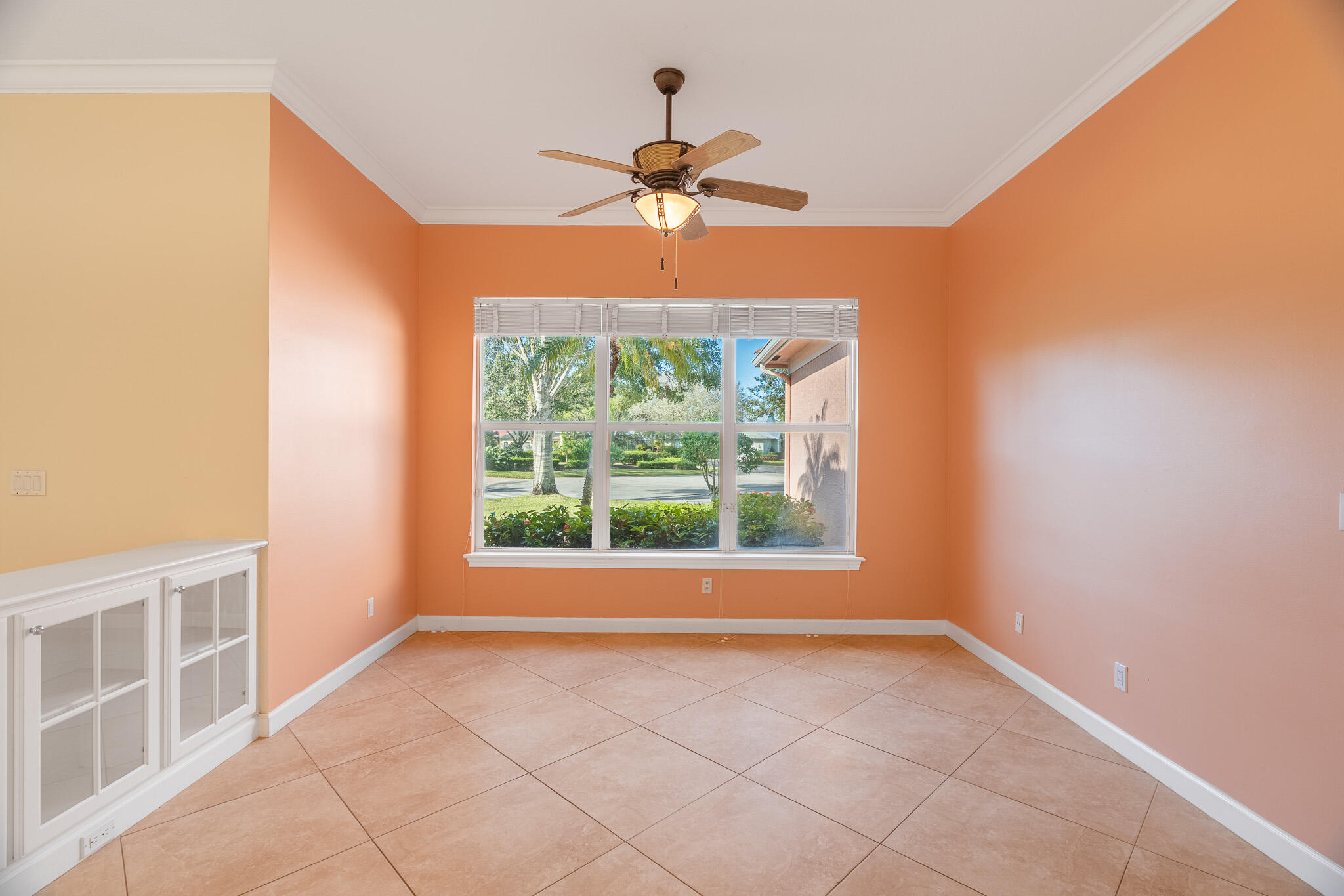 2401 SW Carriage Place