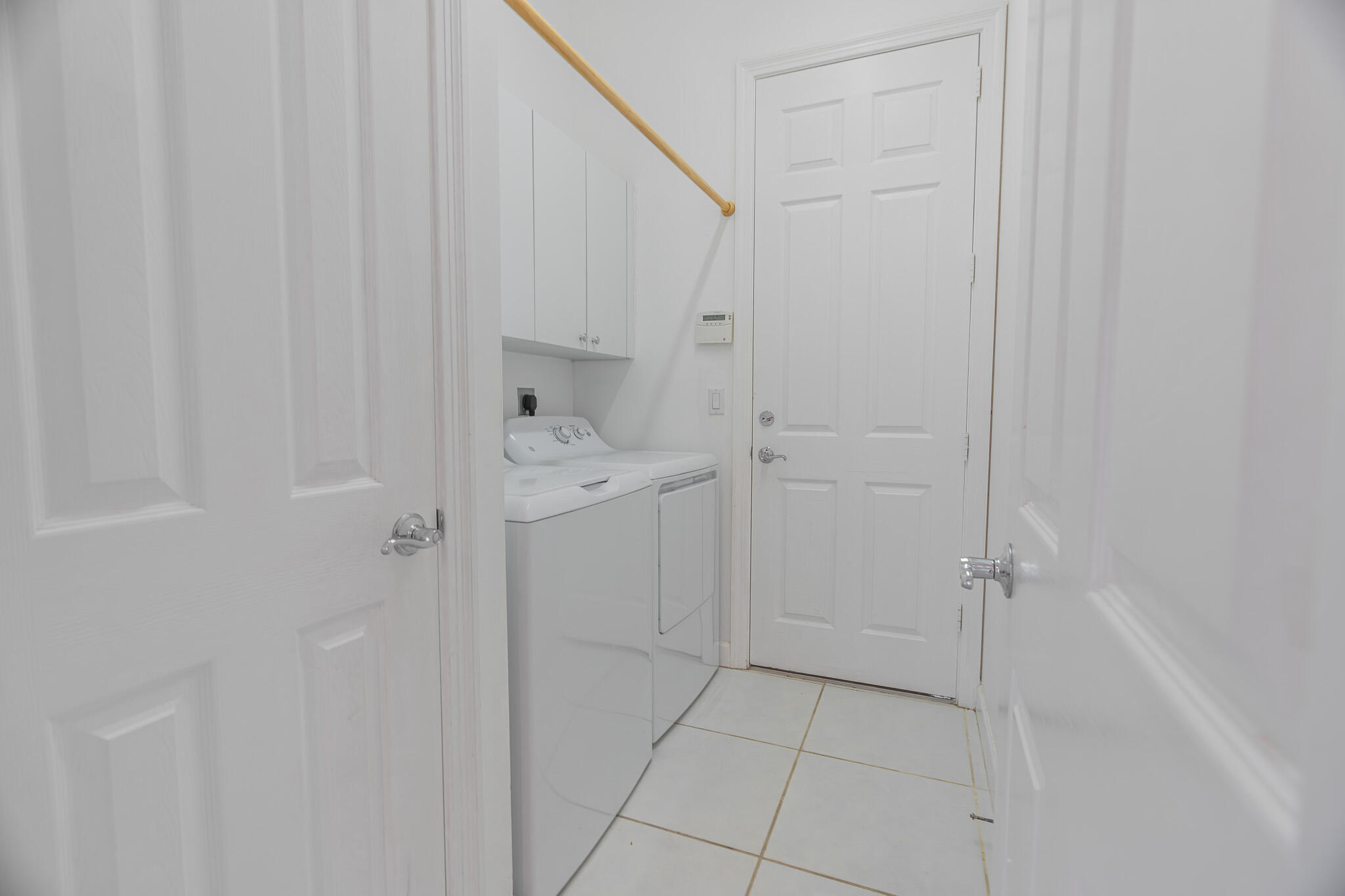 2401 SW Carriage Place