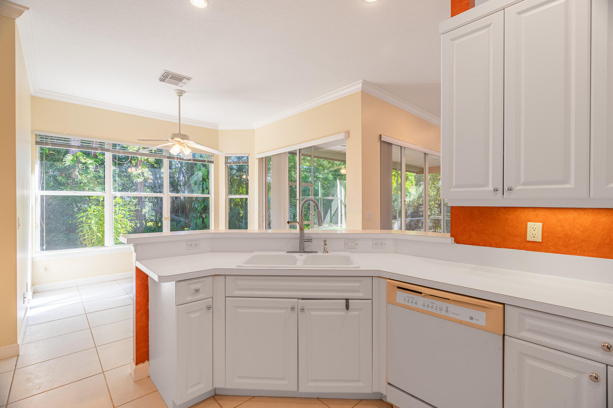 2401 SW Carriage Place