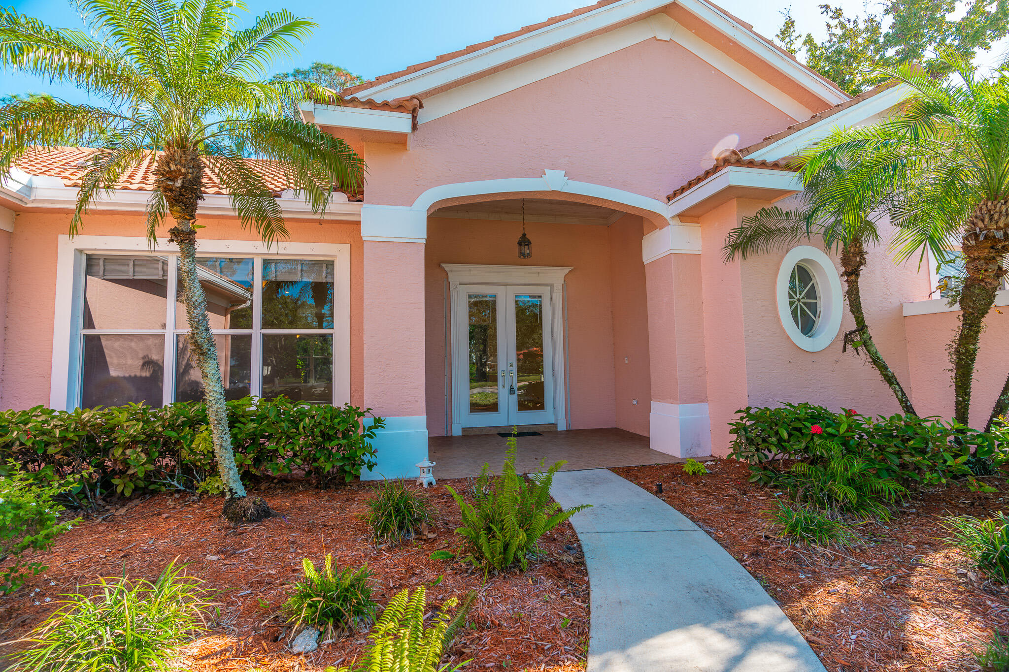 2401 SW Carriage Place