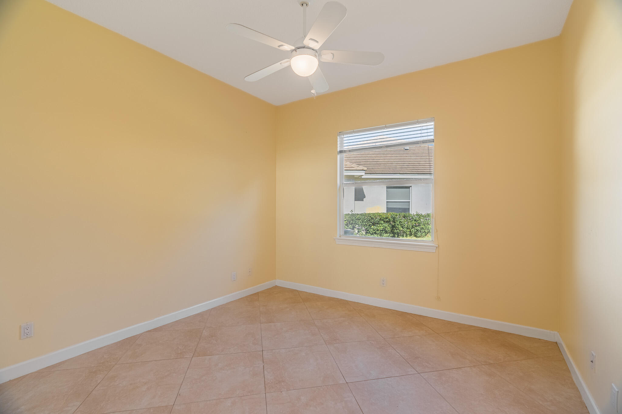 2401 SW Carriage Place