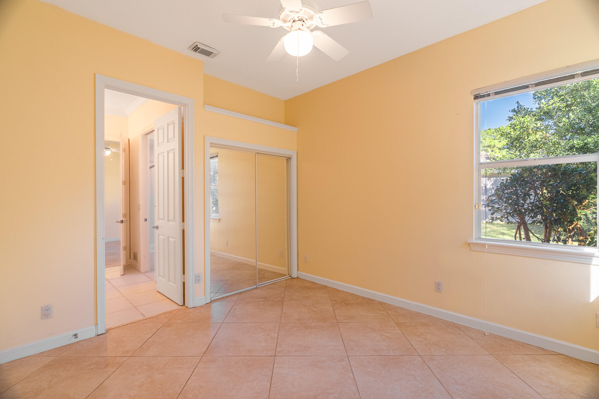 2401 SW Carriage Place