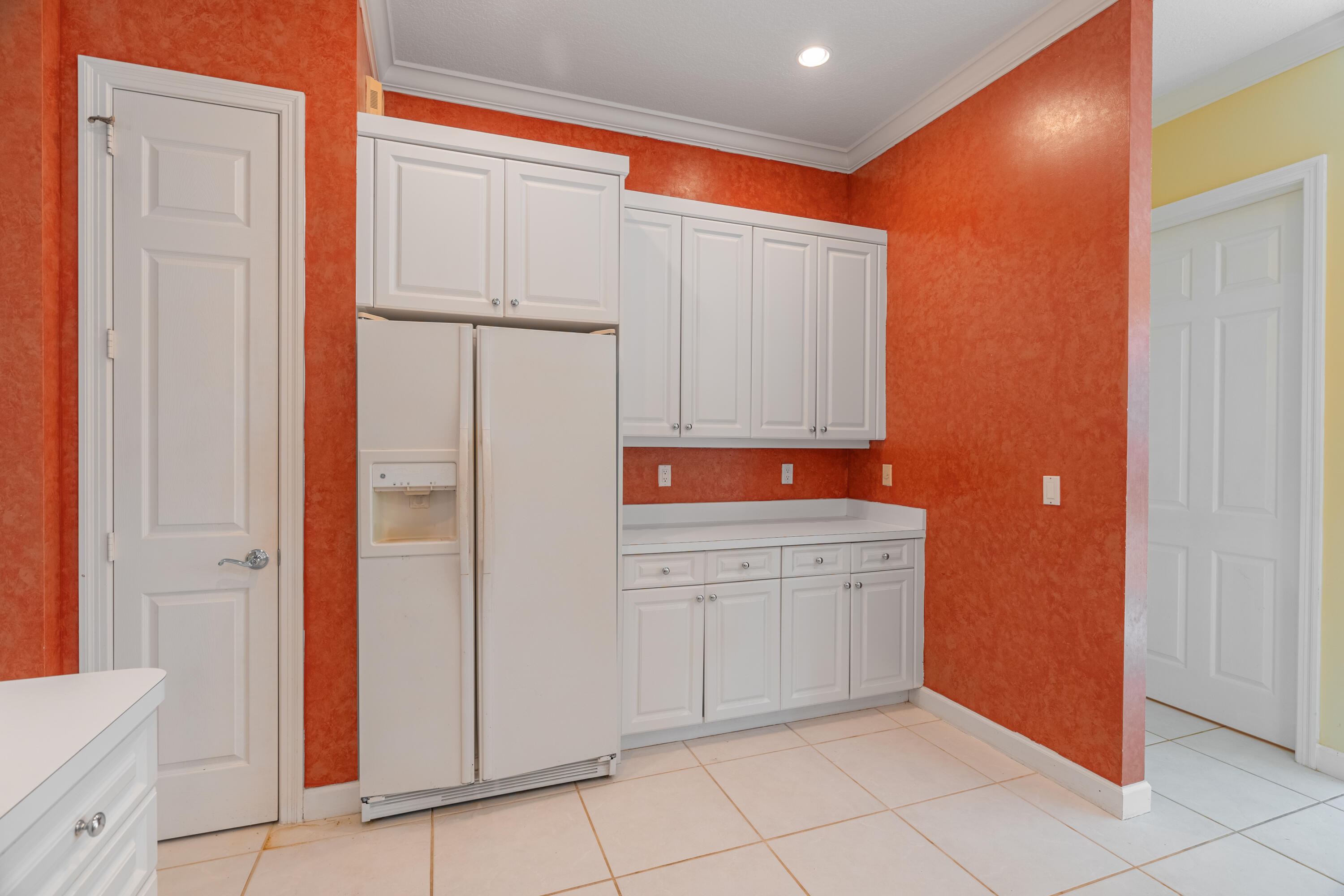 2401 SW Carriage Place
