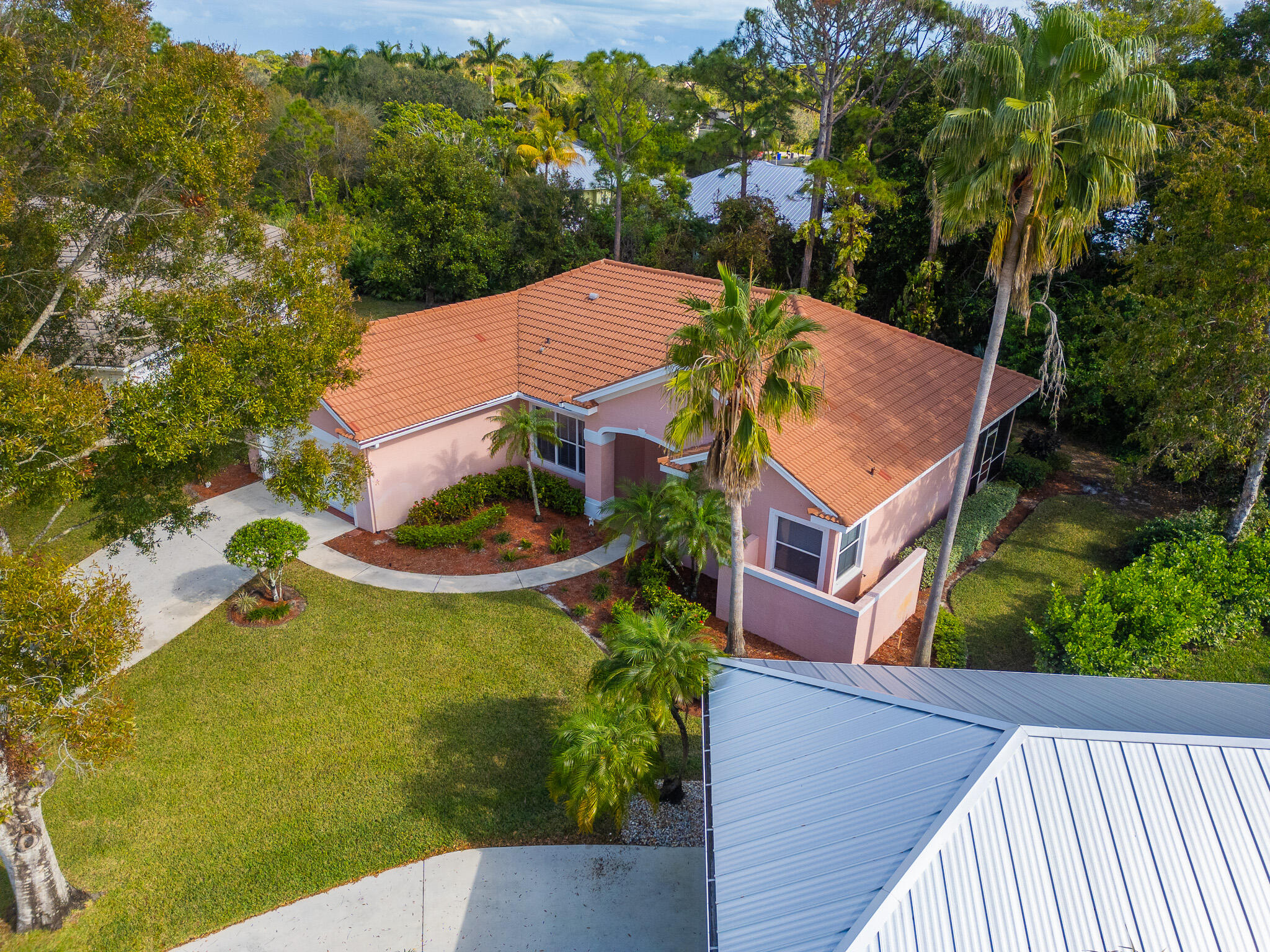 2401 SW Carriage Place