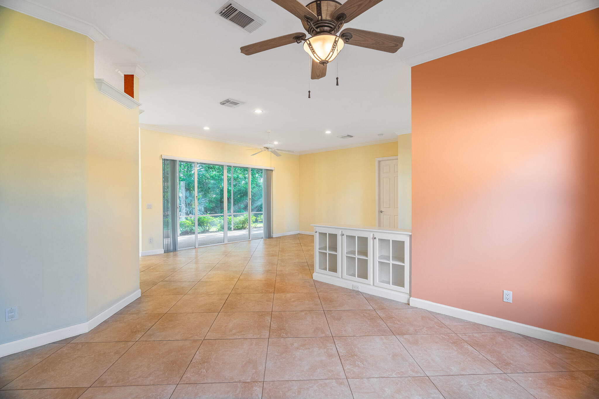 2401 SW Carriage Place