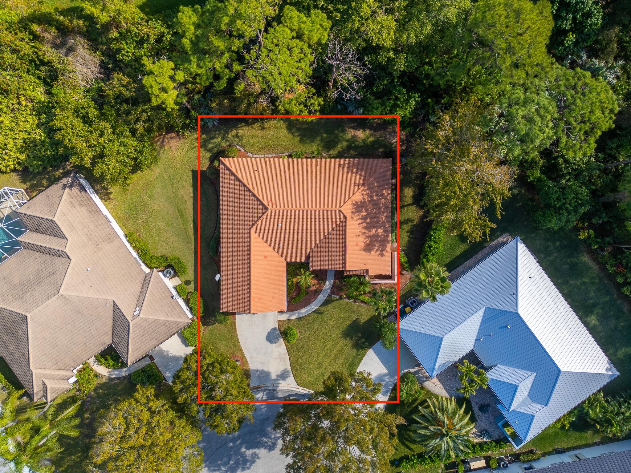 2401 SW Carriage Place