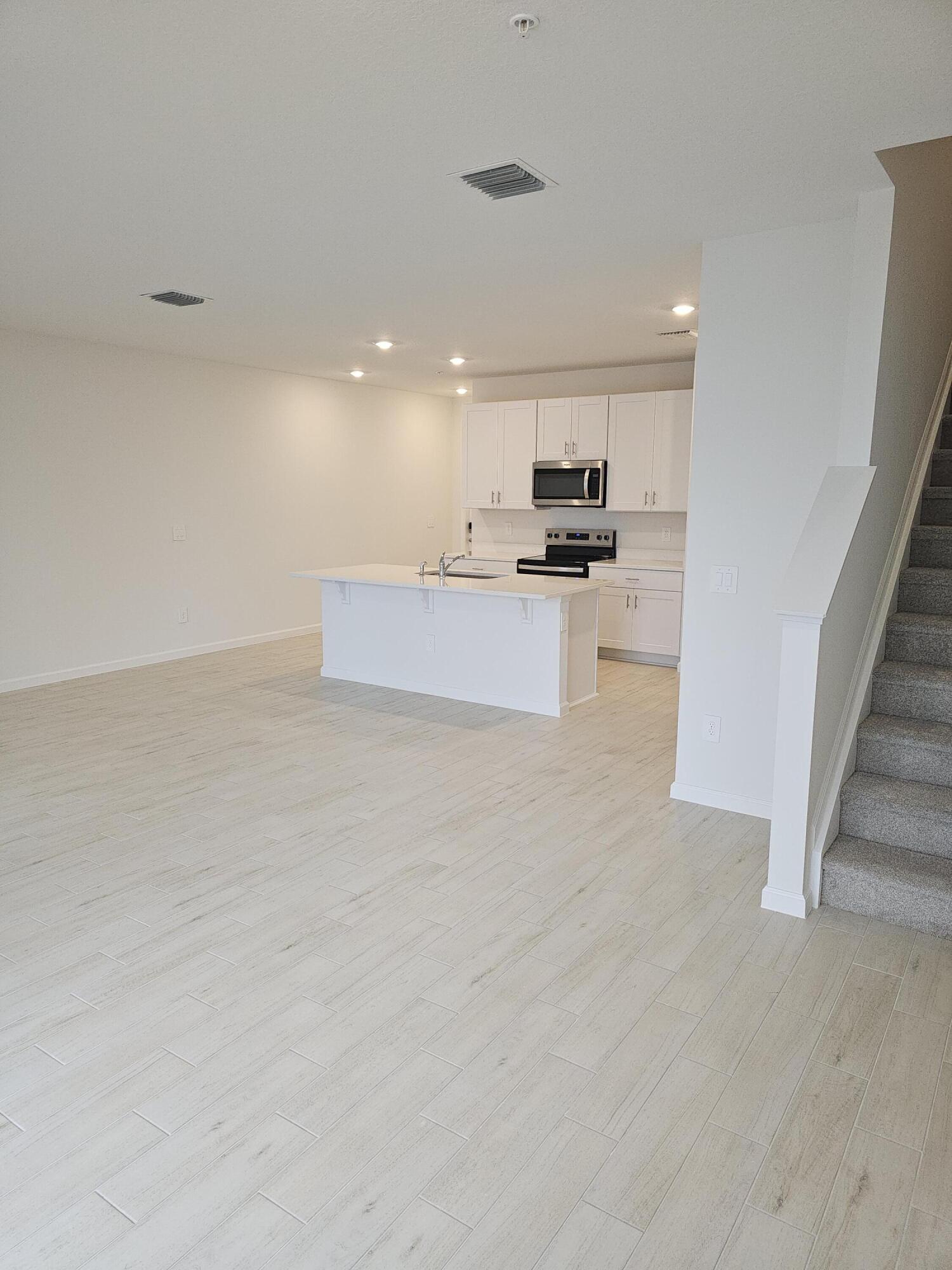 621 Salisbury Circle