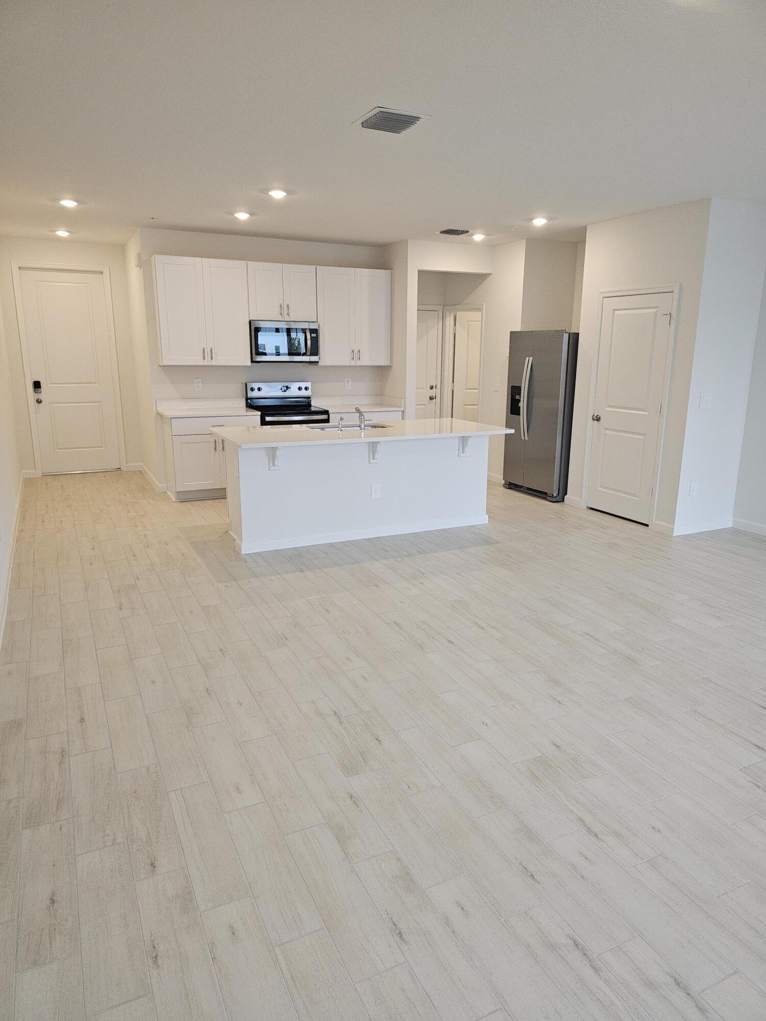 621 Salisbury Circle