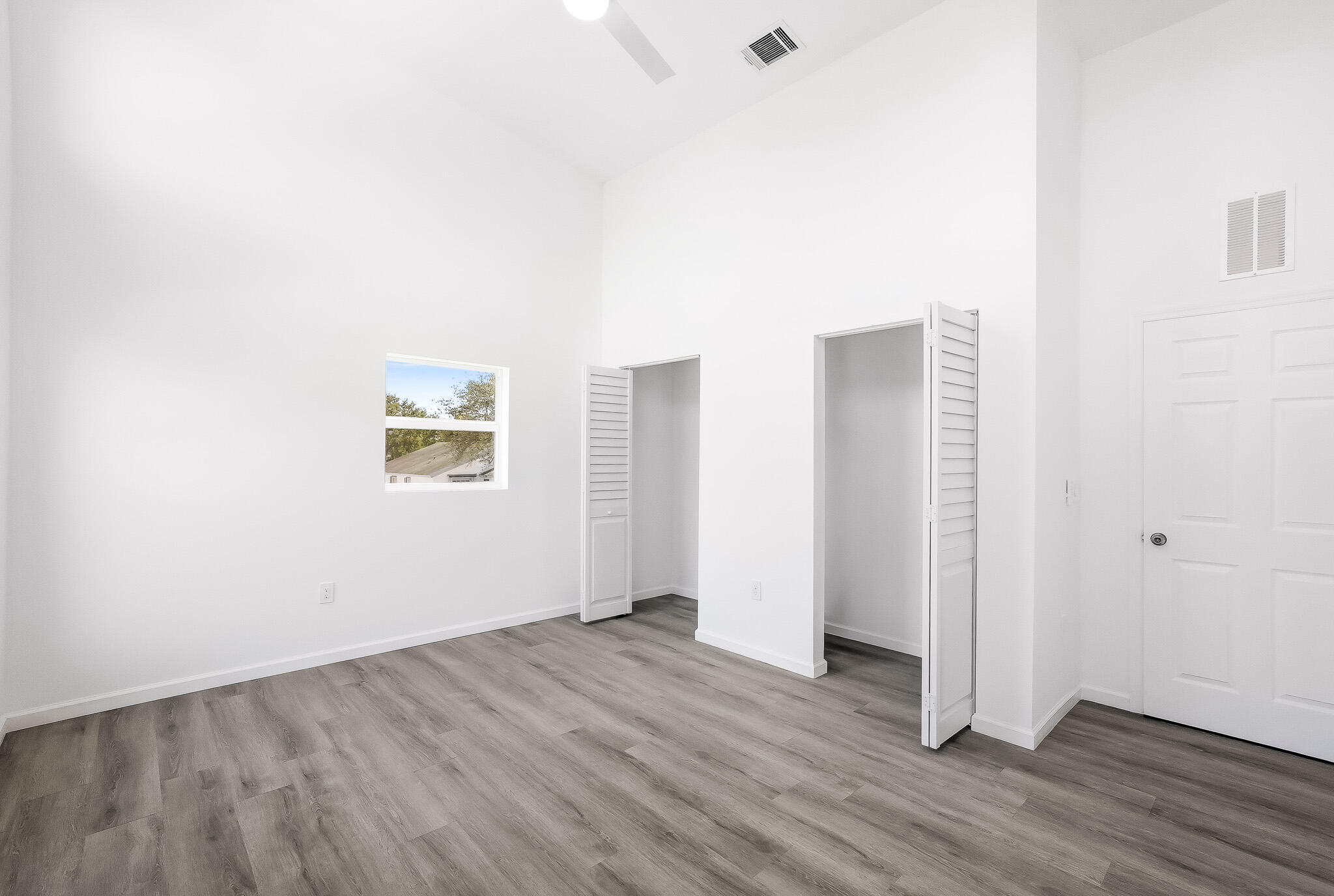 7932 SE Skylark Avenue