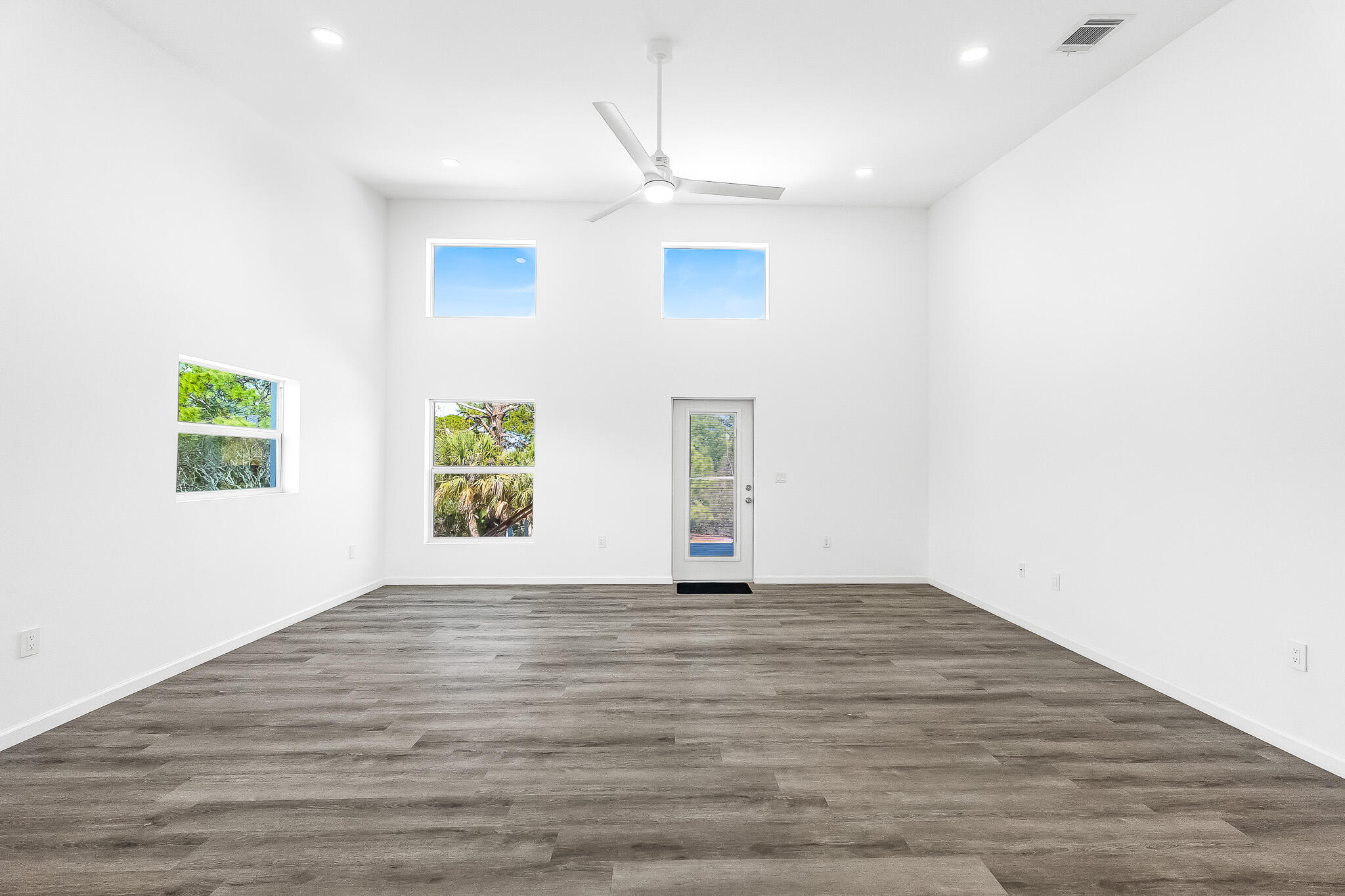 7932 SE Skylark Avenue