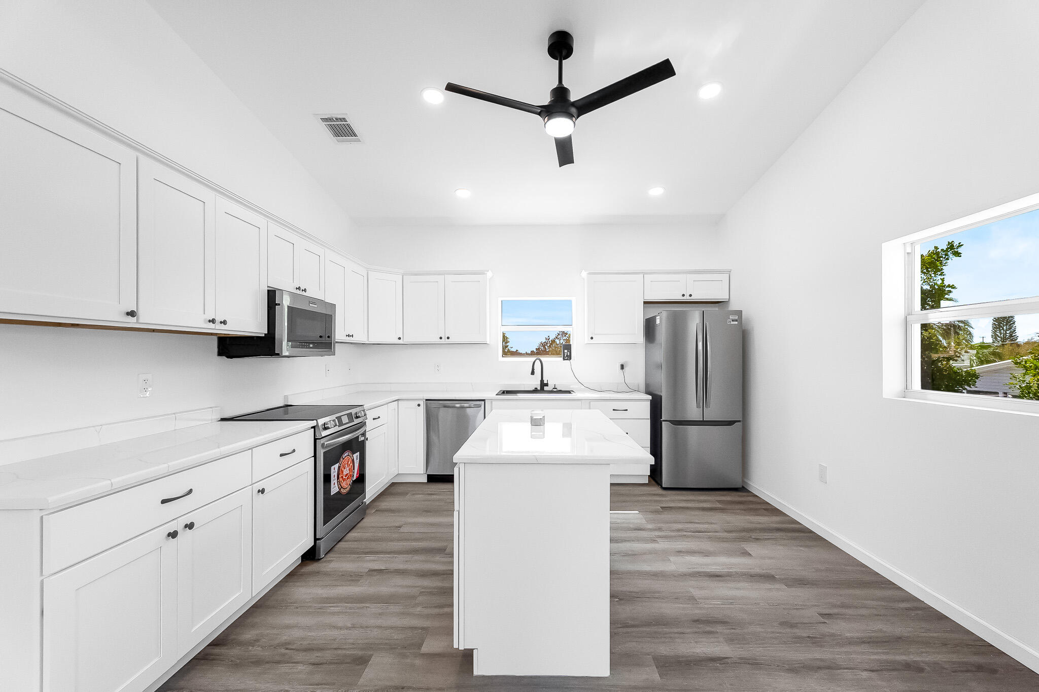 7932 SE Skylark Avenue